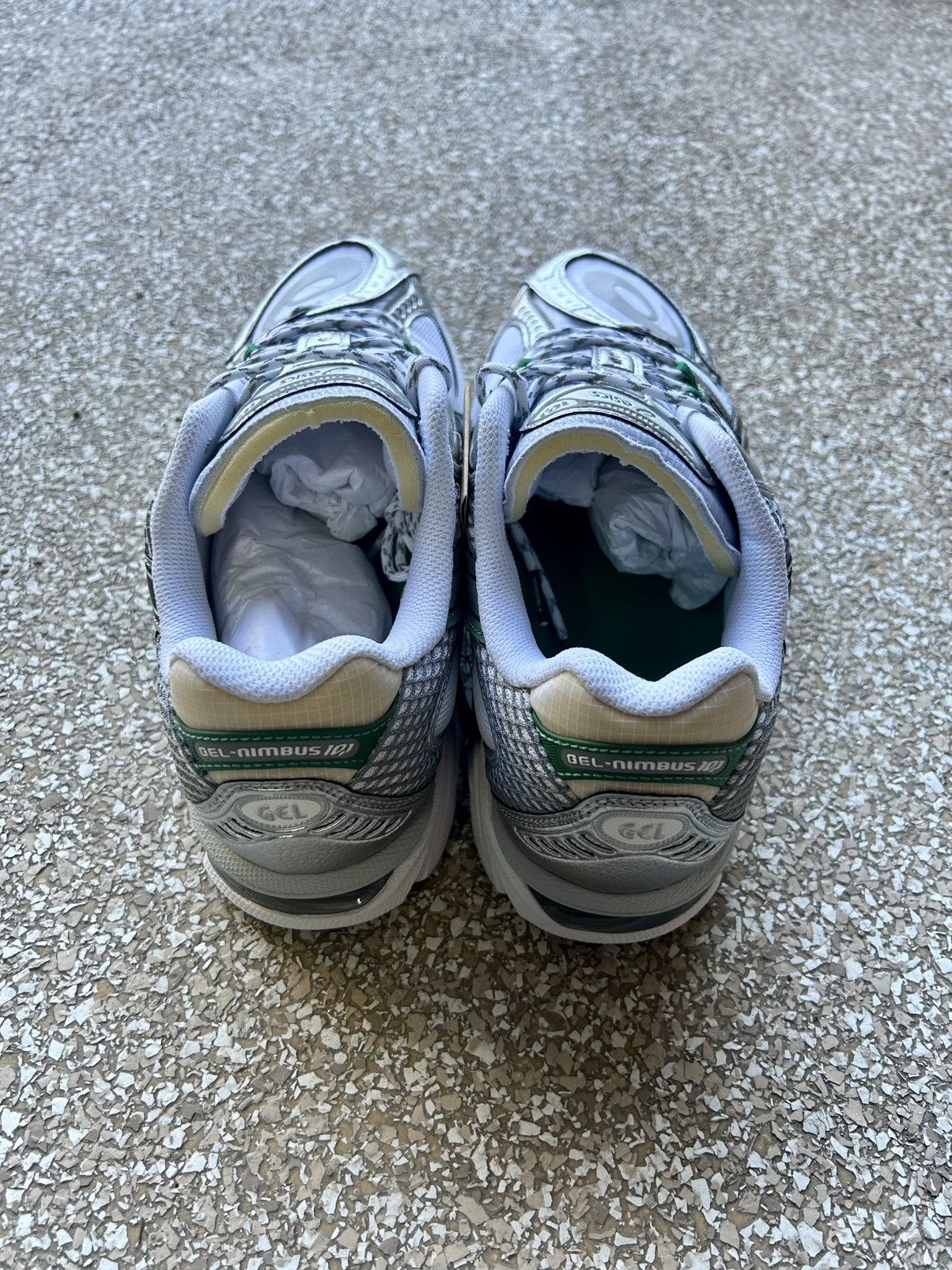 Asics Asics x Invincible Gel-Nimbus 10.1 Green Size US 9 / EU 42 - 4 Thumbnail