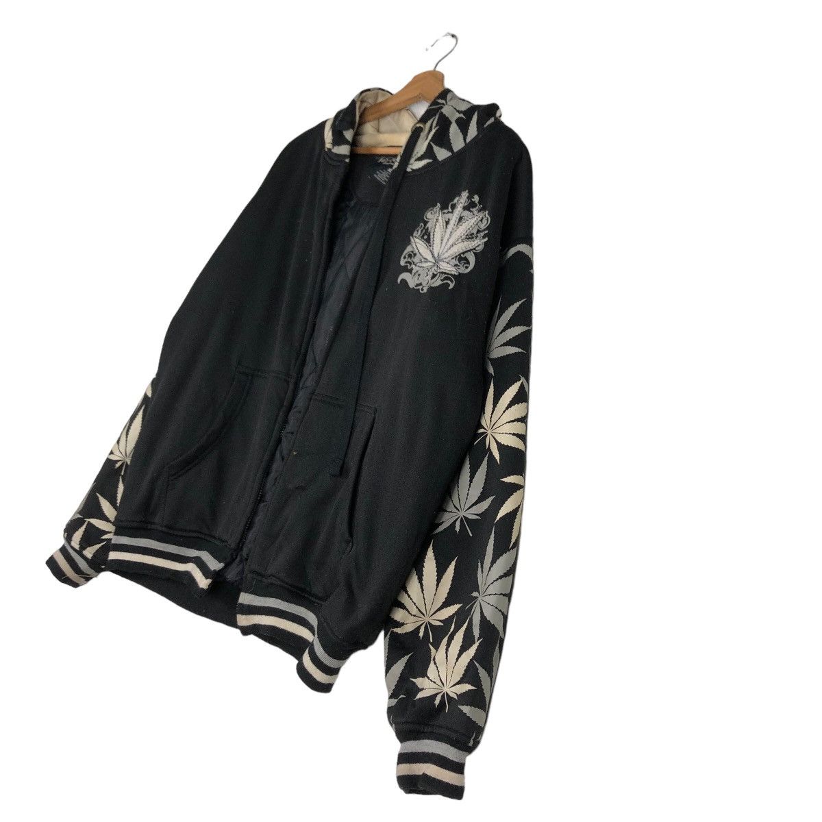 Japanese Brand 🔥Rare Big Logo Weed Logo Zipper Jacket Hoodie Victorious Size US XL / EU 56 / 4 - 3 Thumbnail