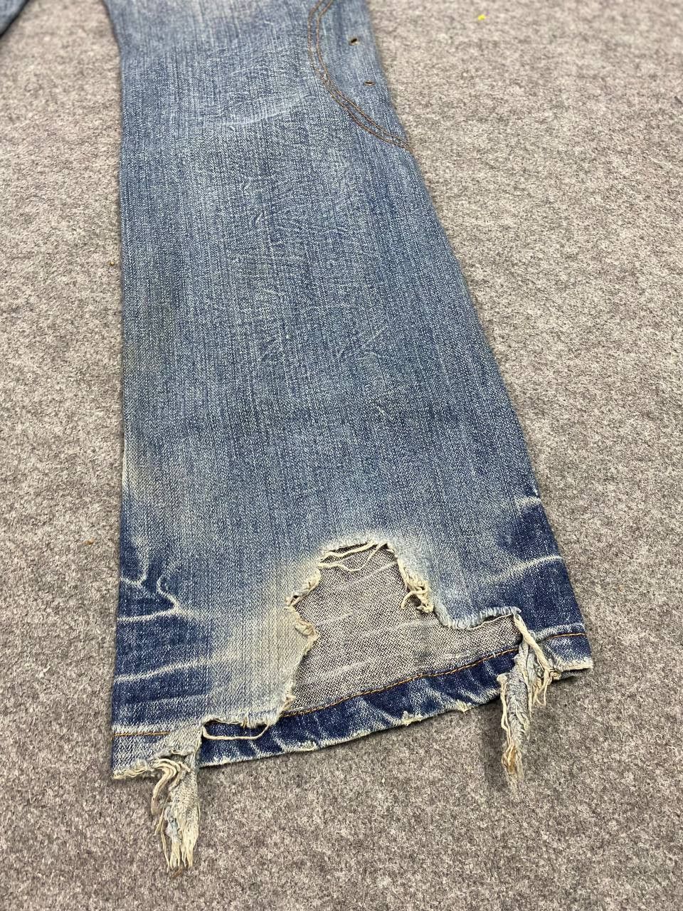 Japanese Brand realmind japanese brands bootcut distressed denim Size US 34 / EU 50 - 7 Thumbnail