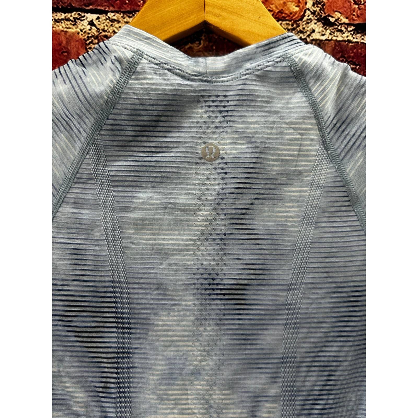Lululemon lululemon tie dye top size 2 Size XS / US 0-2 / IT 36-38 - 4 Thumbnail