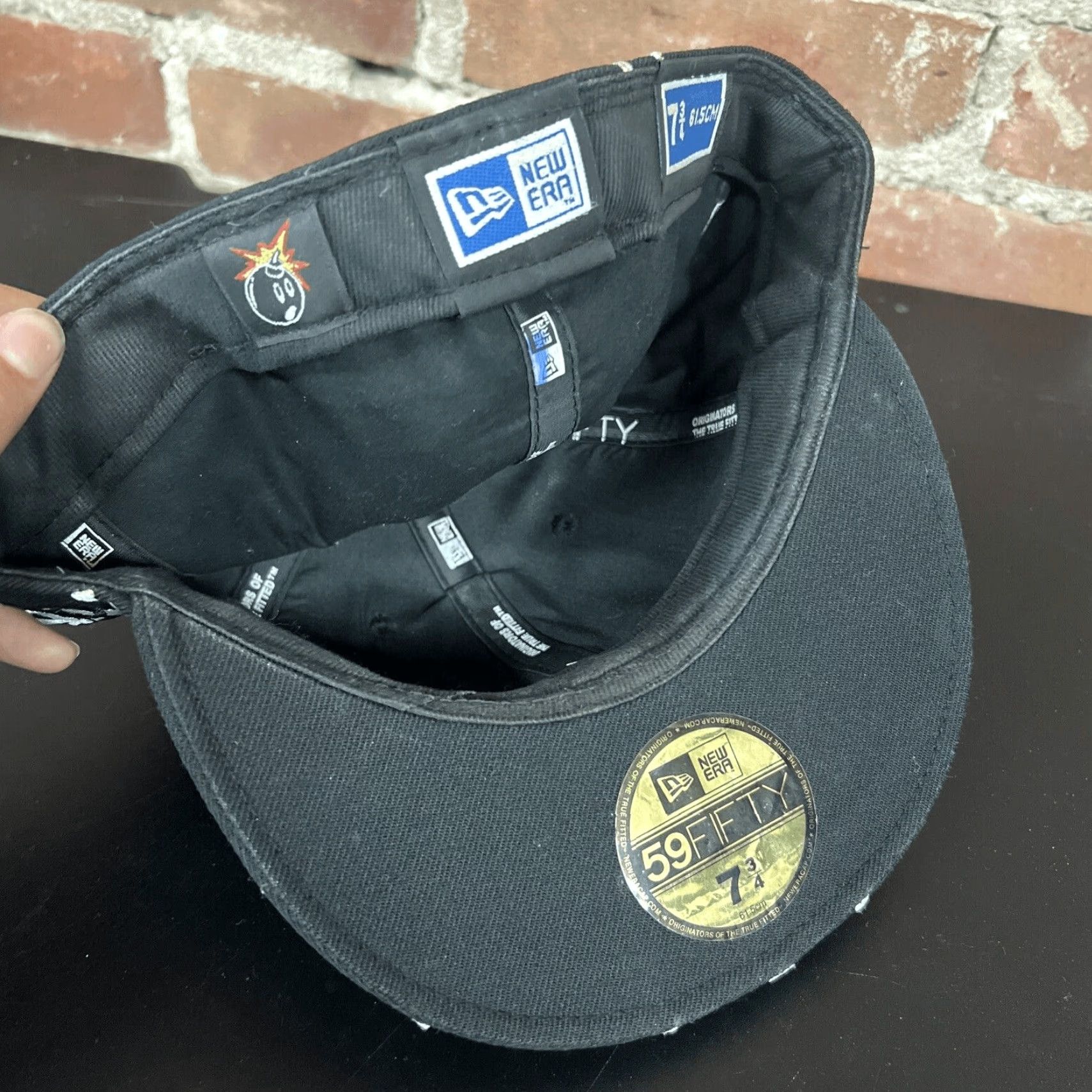 New Era VINTAGE The Hundreds New Era 59/50 fitted baseball cap 7 3/4 Mens Black Baseball Cap RARE Size ONE SIZE - 3 Thumbnail