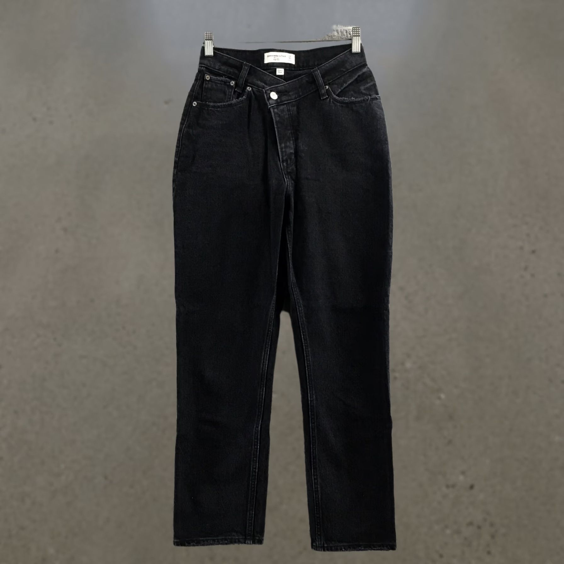 Abercrombie & Fitch Abercrombie & Fitch The Dad Jeans Womens Black Denim Zip 24/00s Size 42" / US 20 - 1 Thumbnail