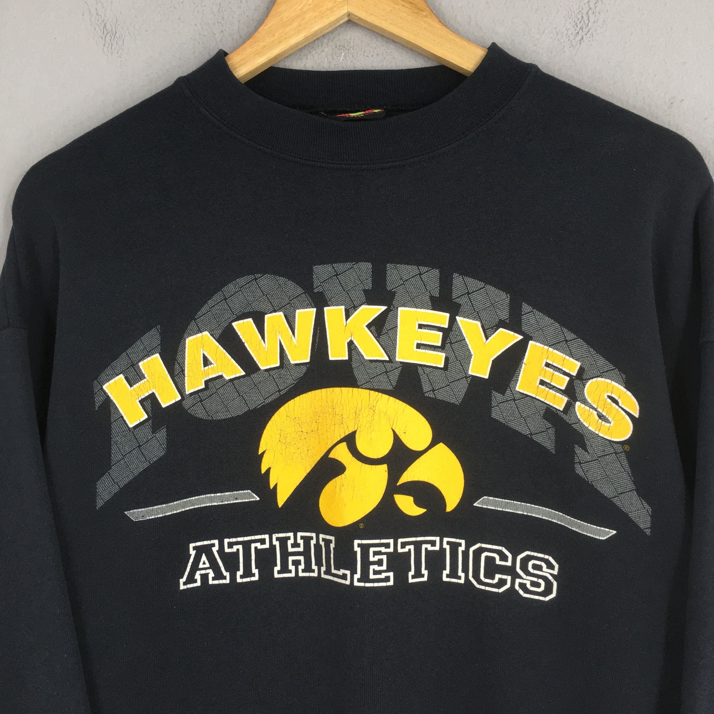 NCAA Vintage Iowa Hawkeyes NCAA Black Sweatshirt Large Size US L / EU 52-54 / 3 - 2 Thumbnail