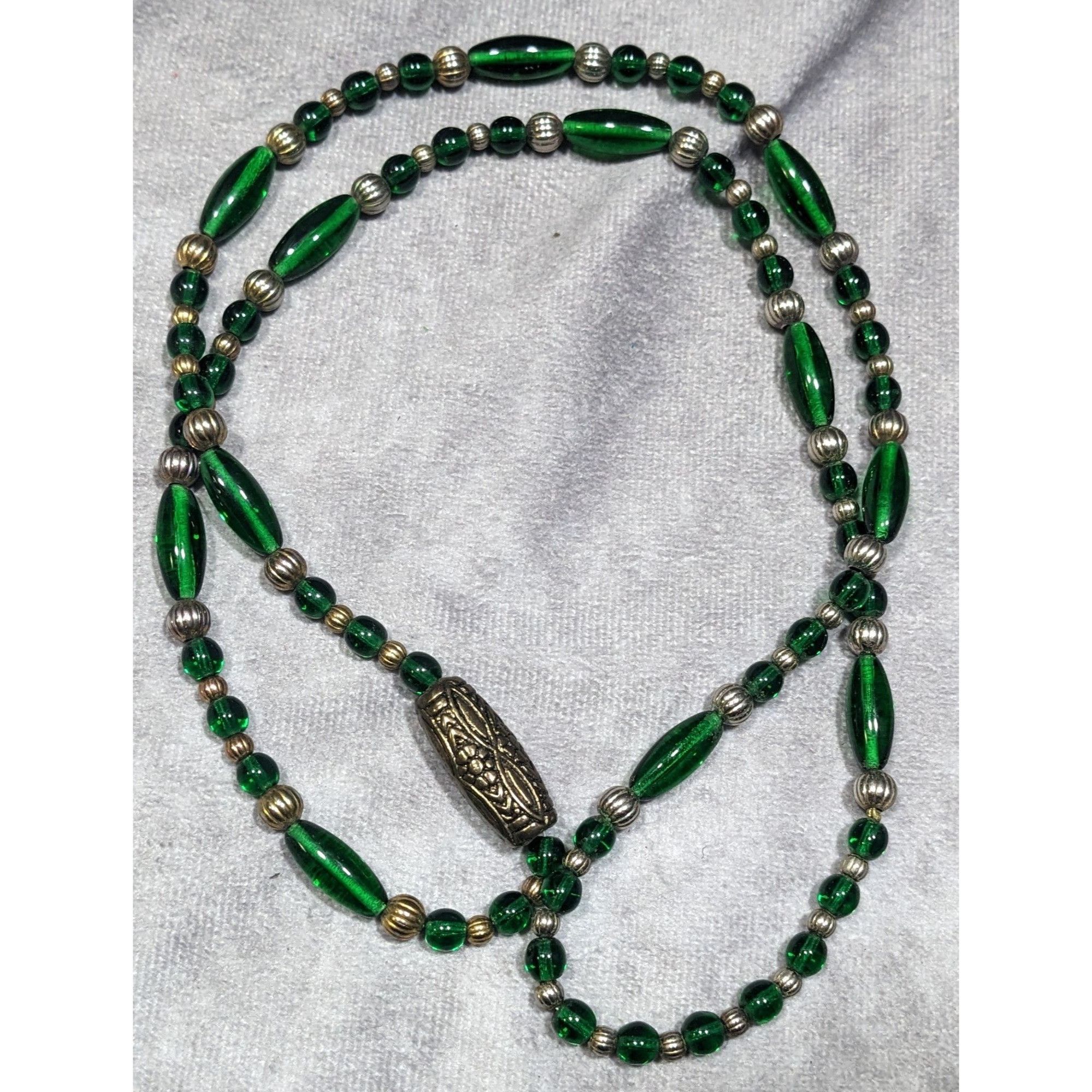 Other Retro Green Glass Beaded Necklace With Silver And Gold Tone Size ONE SIZE - 4 Thumbnail