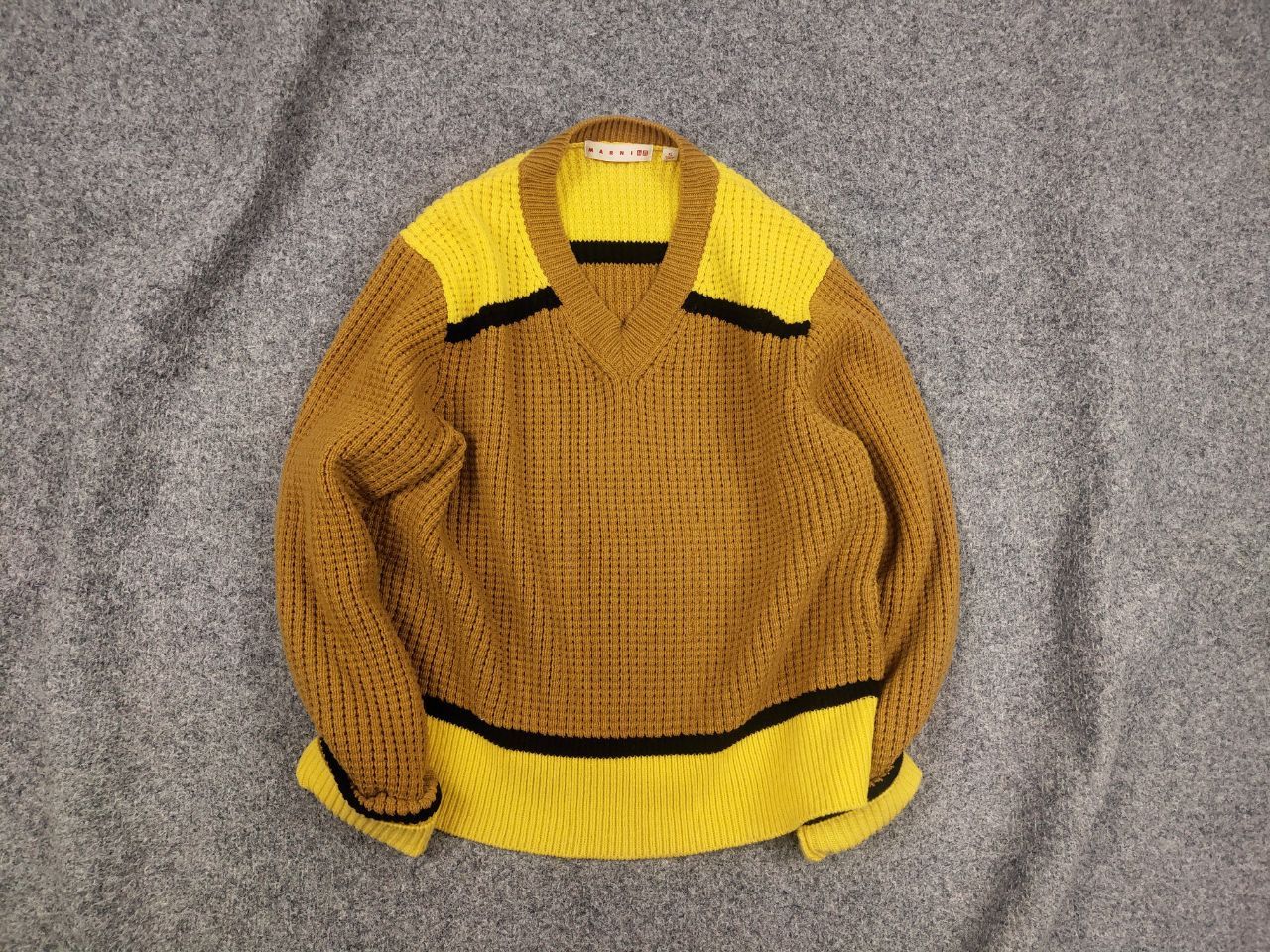 Marni Marni x Uniqlo Designer FW22 Knitted Vneck Cropped Sweater Size XL / US 12-14 / IT 48-50 - 2 Thumbnail