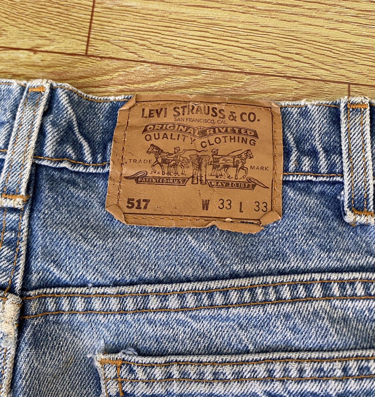 Levi's Vintage Levis Lot 517 Bootcut USA Distressed Jeans 1990s Size US 33 - 12 Thumbnail