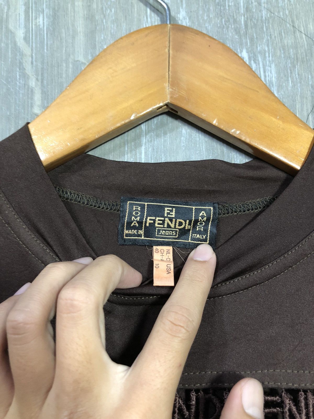Designer × Fendi Authentic Fendi Tshirt Size XS / US 0-2 / IT 36-38 - 7 Thumbnail