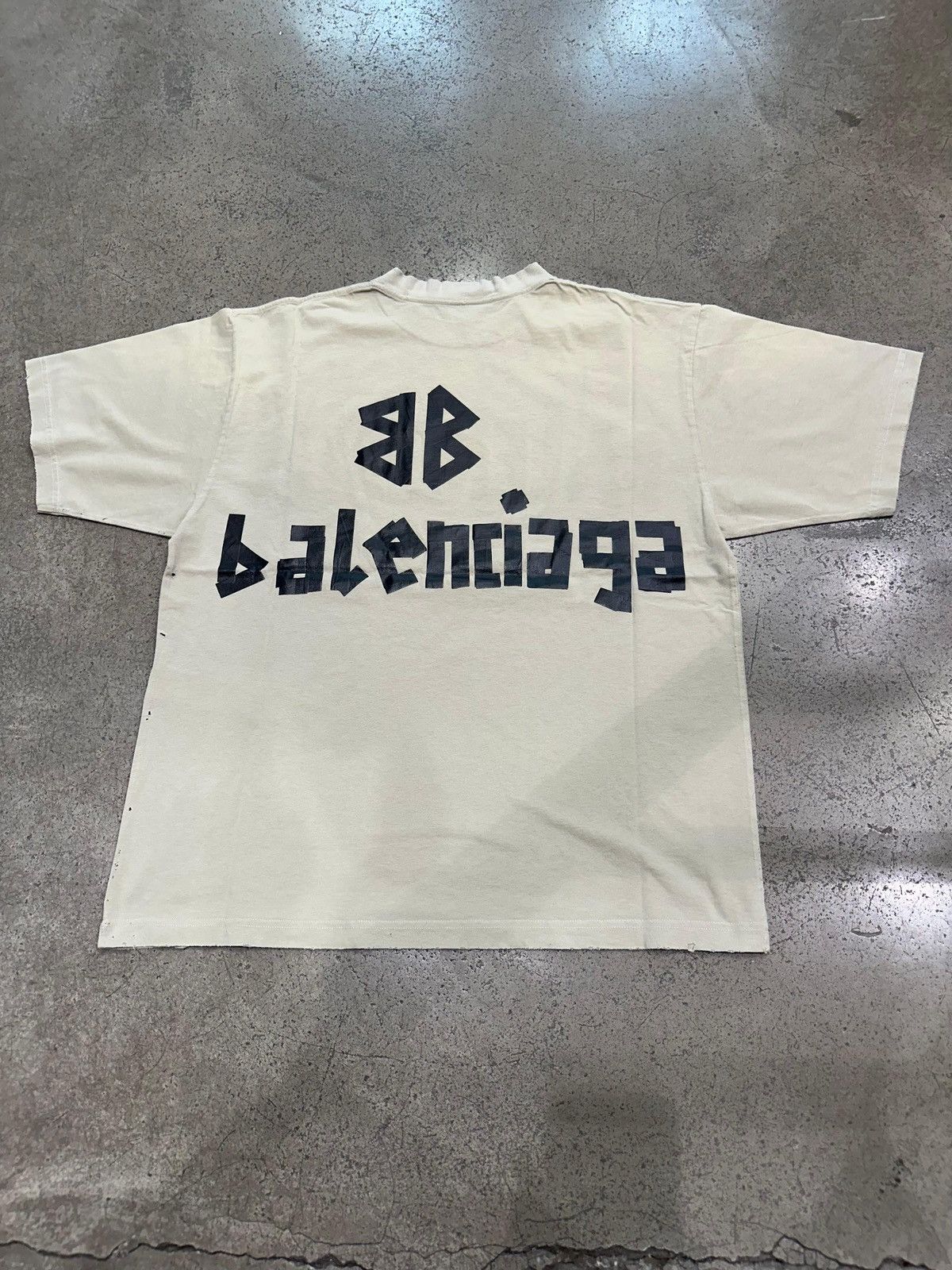 Balenciaga BALENCIAGA - New Tape Type T-shirt Medium Fit Beige Size US S / EU 44-46 / 1 - 2 Thumbnail