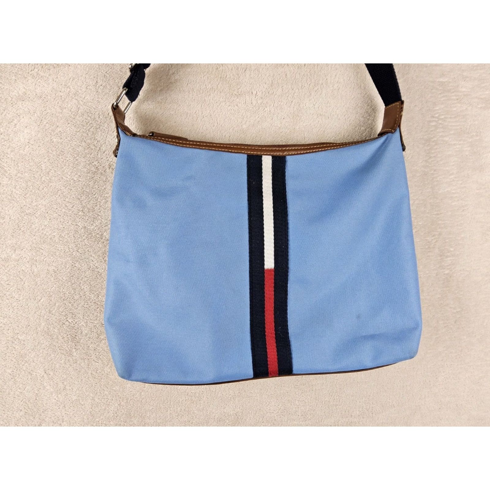 Tommy Hilfiger VINTAGE Tommy Hilfiger Purse Womens Y2K Logo Shoulder Handbag Size ONE SIZE - 2 Thumbnail