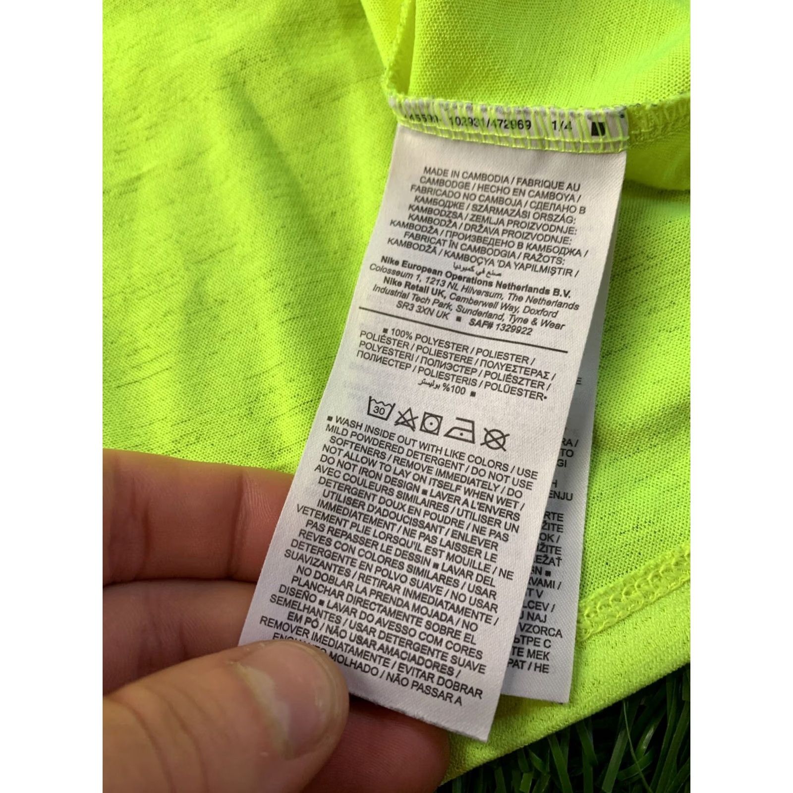 Nike NIKE Running DRI-FIT ORIGINAL 2021 RUN TRAINING MEN VEST SHIRT JERSEY SIZE L Neon Nike Running Tank Sleeveless Size US L / EU 52-54 / 3 - 5 Thumbnail