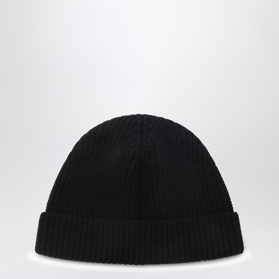 Valentino o1d2blof1025 Size:OS/ V Logo Signature Beanie / Hat in Black Size ONE SIZE - 2 Thumbnail