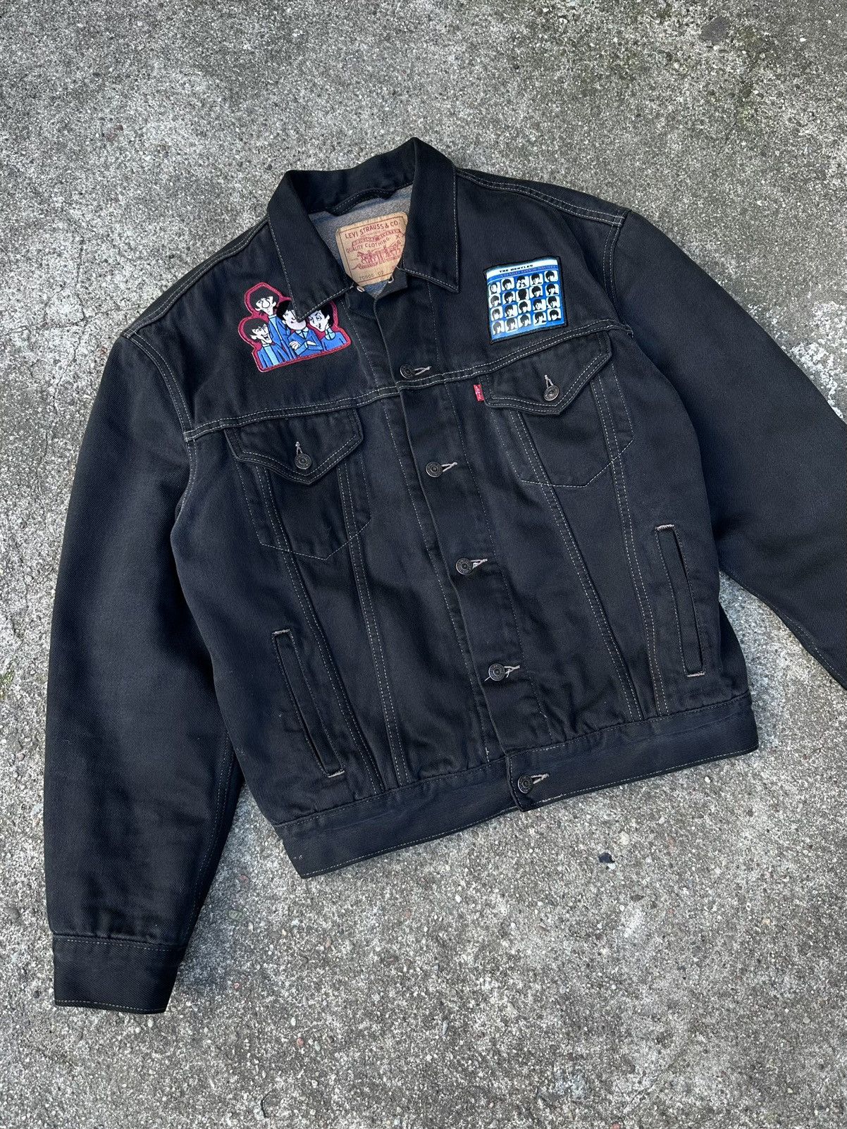 Band Tees × Levi's × Levi's Vintage Clothing Levi's x The Beatles black denim 90s vinatge jacket size L Size US L / EU 52-54 / 3 - 2 Thumbnail