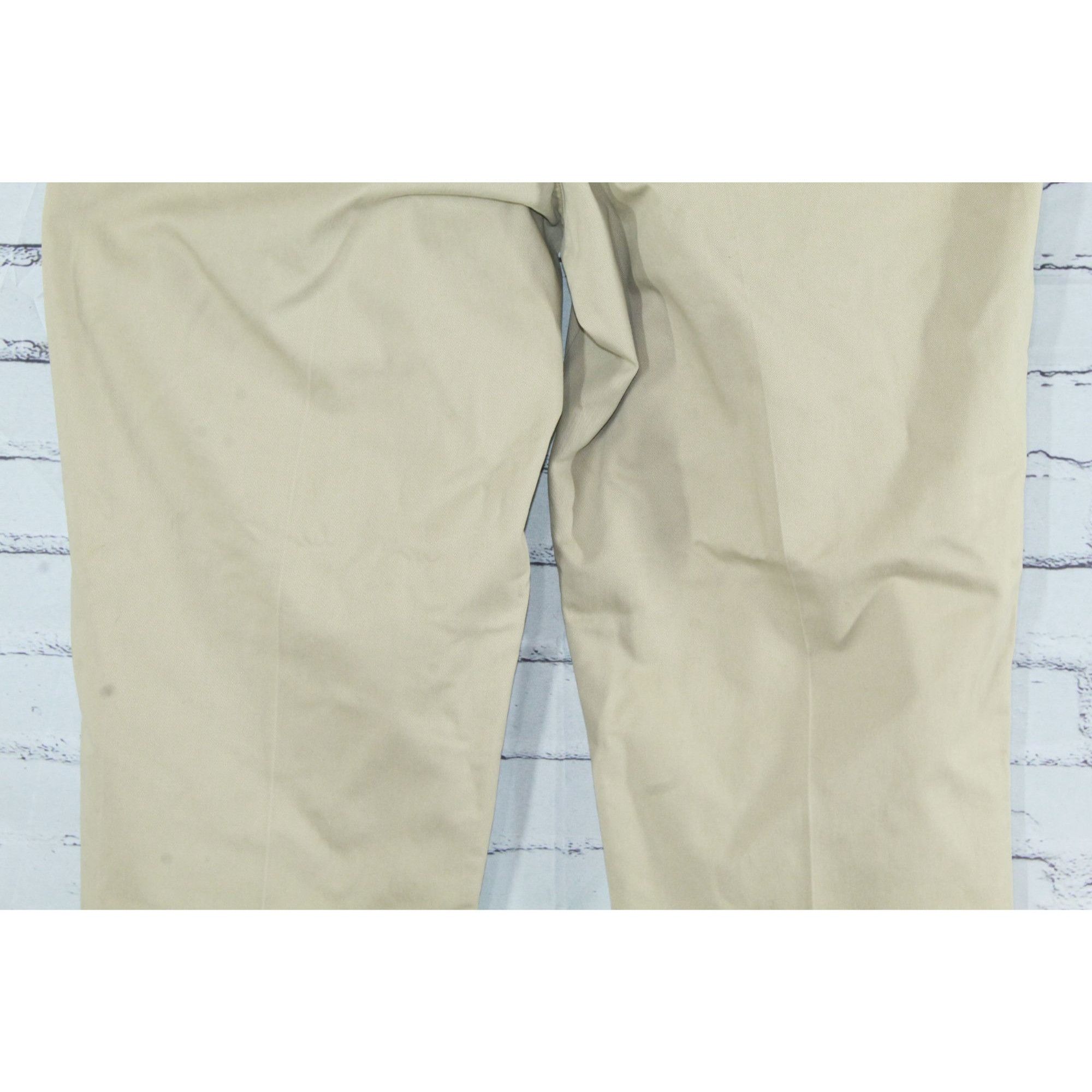 L.L. Bean LL Bean Men's Khaki Wrinkle Free Double L Chinos Size 42" / US 20 - 6 Thumbnail