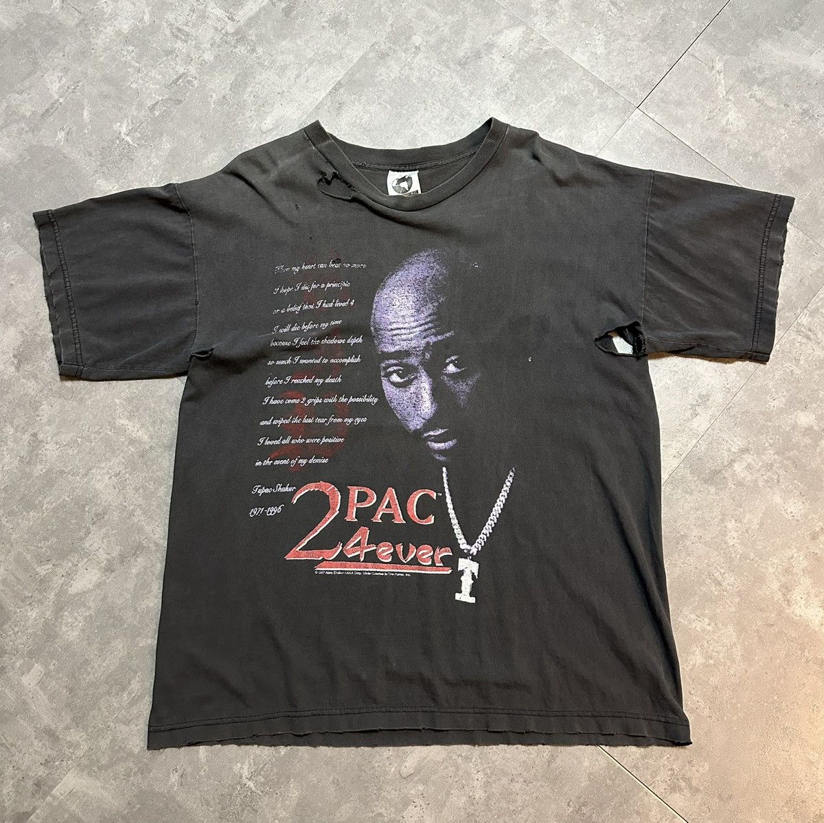 Vintage ULTRA RARE VINTAGE 90s 2Pac "2PAC 4ever" Tee Size US L / EU 52-54 / 3 - 1 Thumbnail
