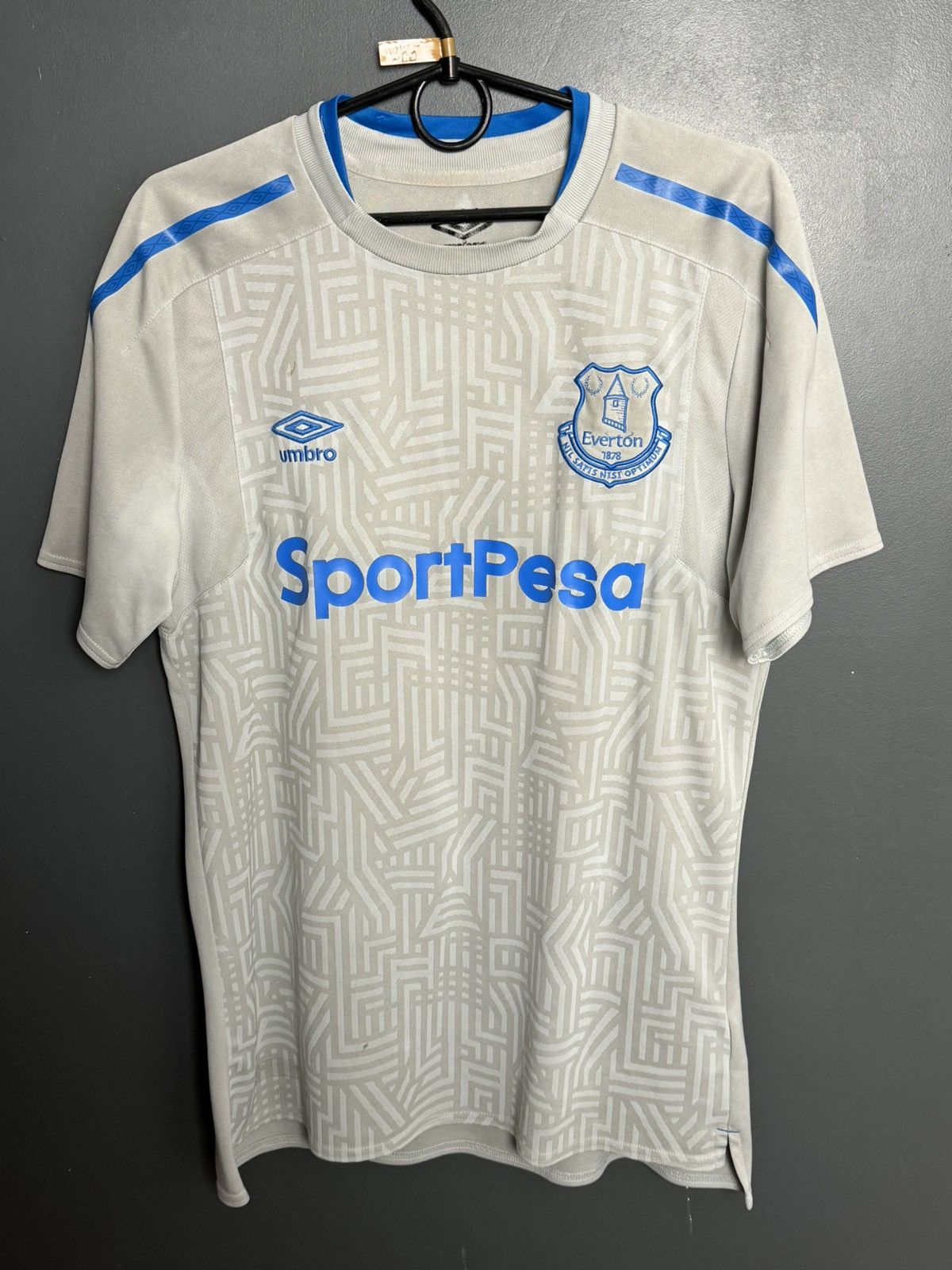 Umbro Everton 17/18 Away Football Jersey Size US M / EU 48-50 / 2 - 1 Thumbnail