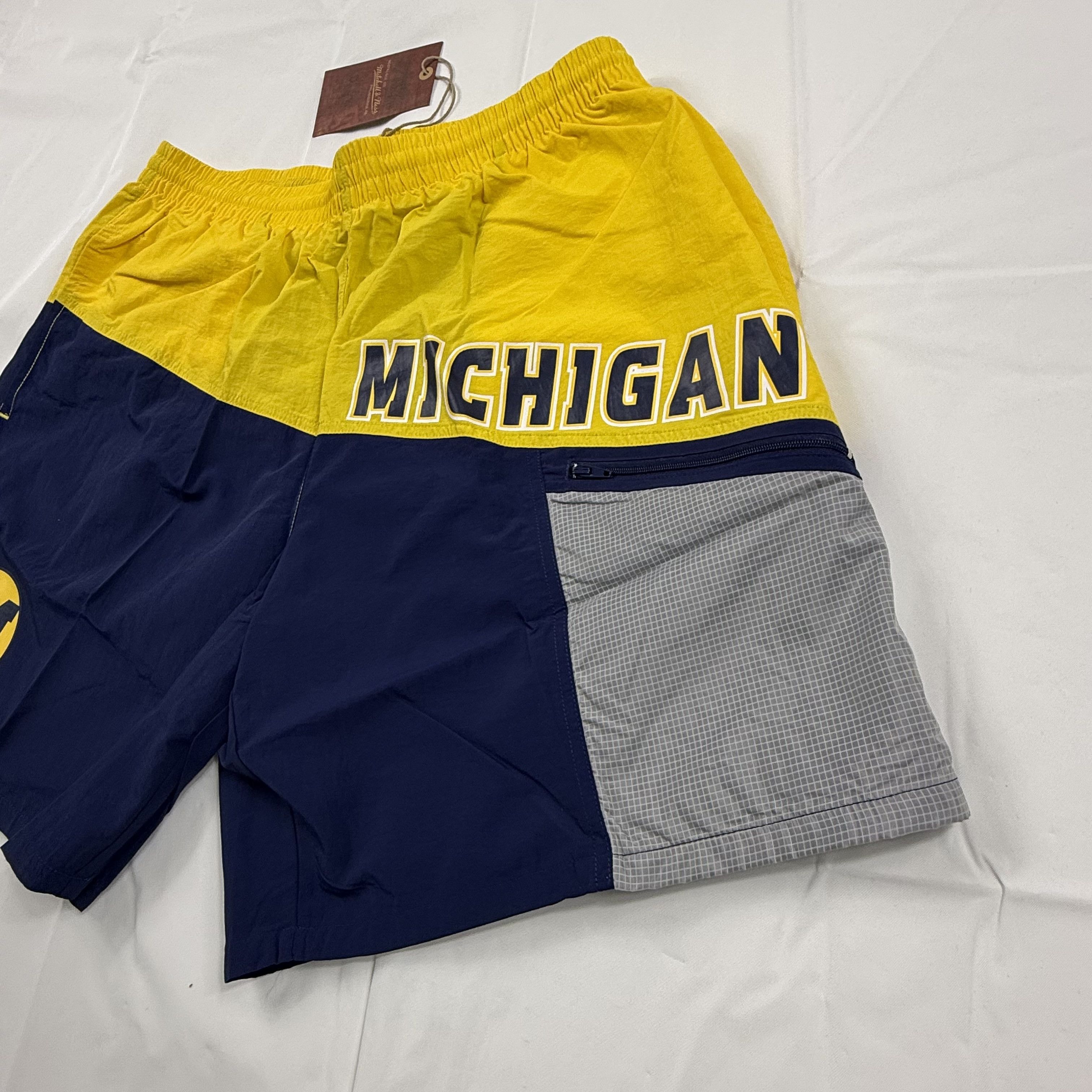 Mitchell & Ness Mitchell & Ness Michigan Wolverines College Shorts Mens Size US 36 / EU 52 - 3 Thumbnail