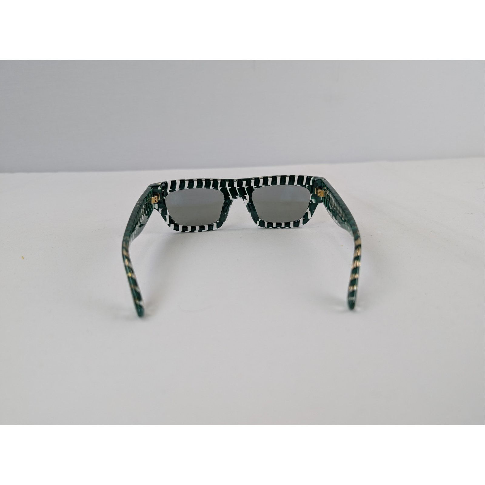 Bottega Veneta o1rshd1 / 555 / Size: OS / Sunglasses in Green Emerald Size ONE SIZE - 4 Thumbnail