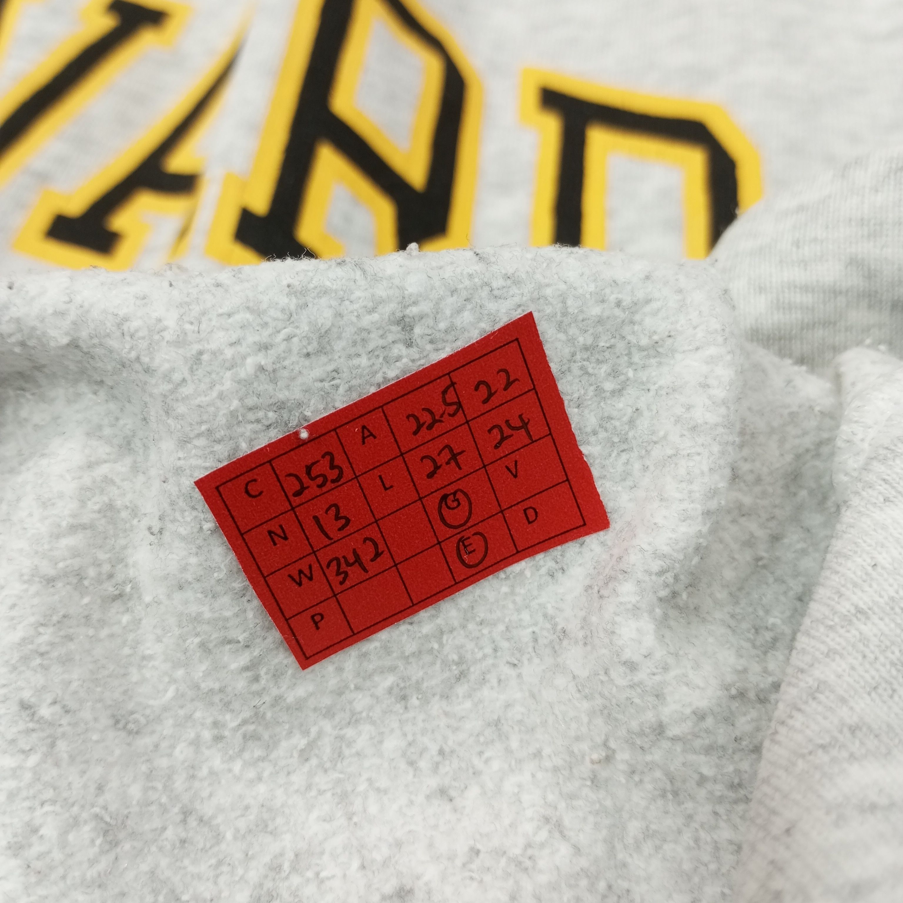 Vintage Harvard Center Design Sweatshirt c253n13 Size US M / EU 48-50 / 2 - 5 Thumbnail