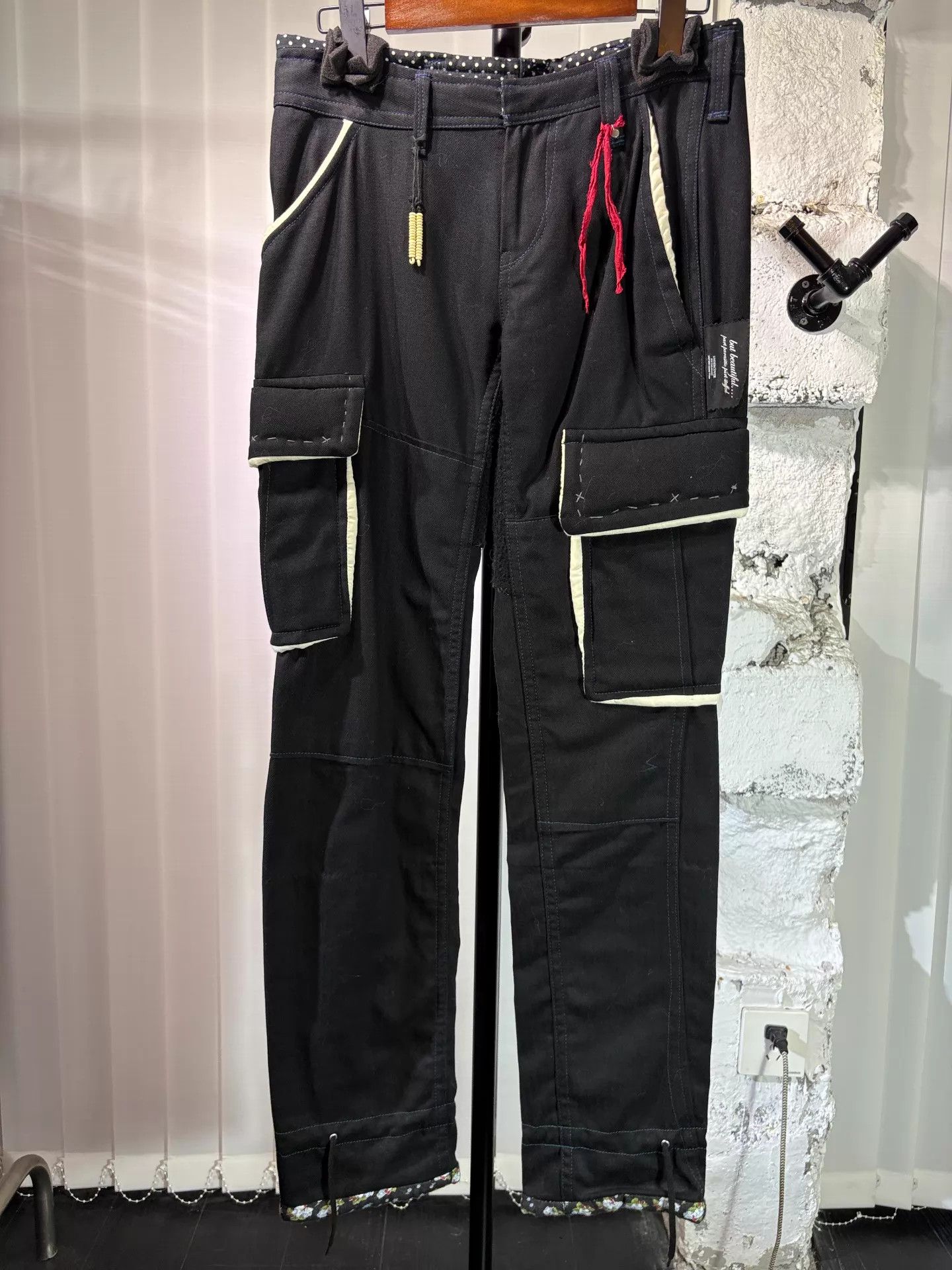 Undercover Undercover 04AW Hand-Sewn Doll Flower Cargo Pants Size 27" / US 4 / IT 40 - 1 Thumbnail