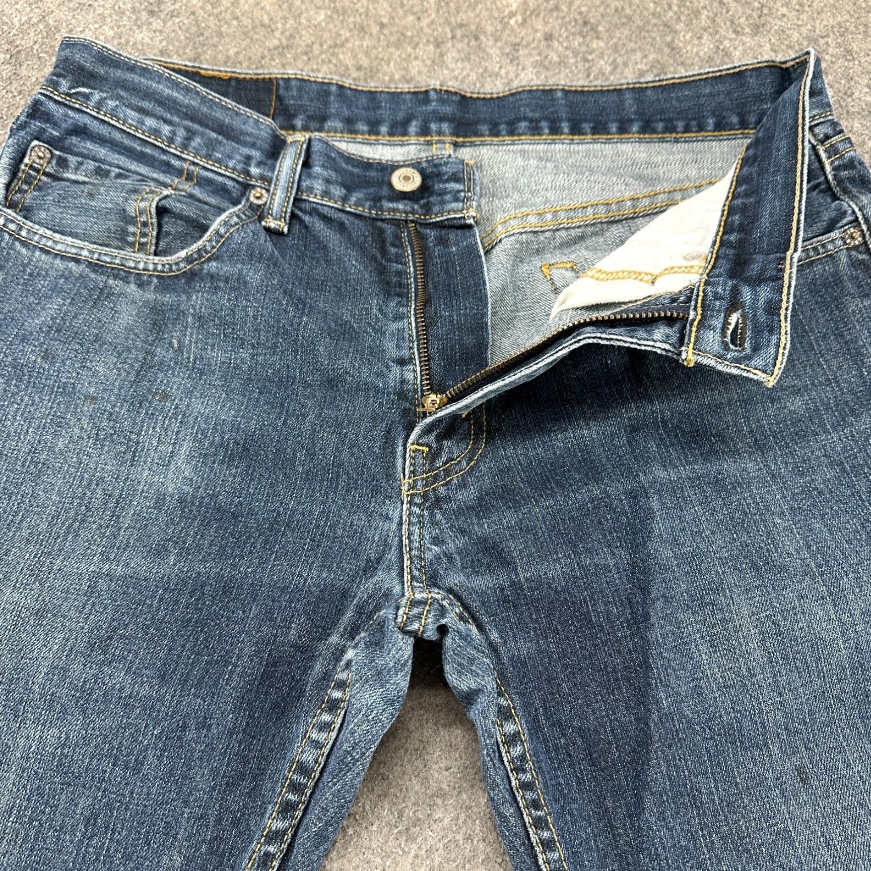 Levi's Levi's 559 Jeans Mens 33x30 Blue Straight Relaxed Distressed Cotton Denim 559 Model Modern 500 Series Mens Regular Size 33 Inseam 30 Size US 33 - 2 Thumbnail