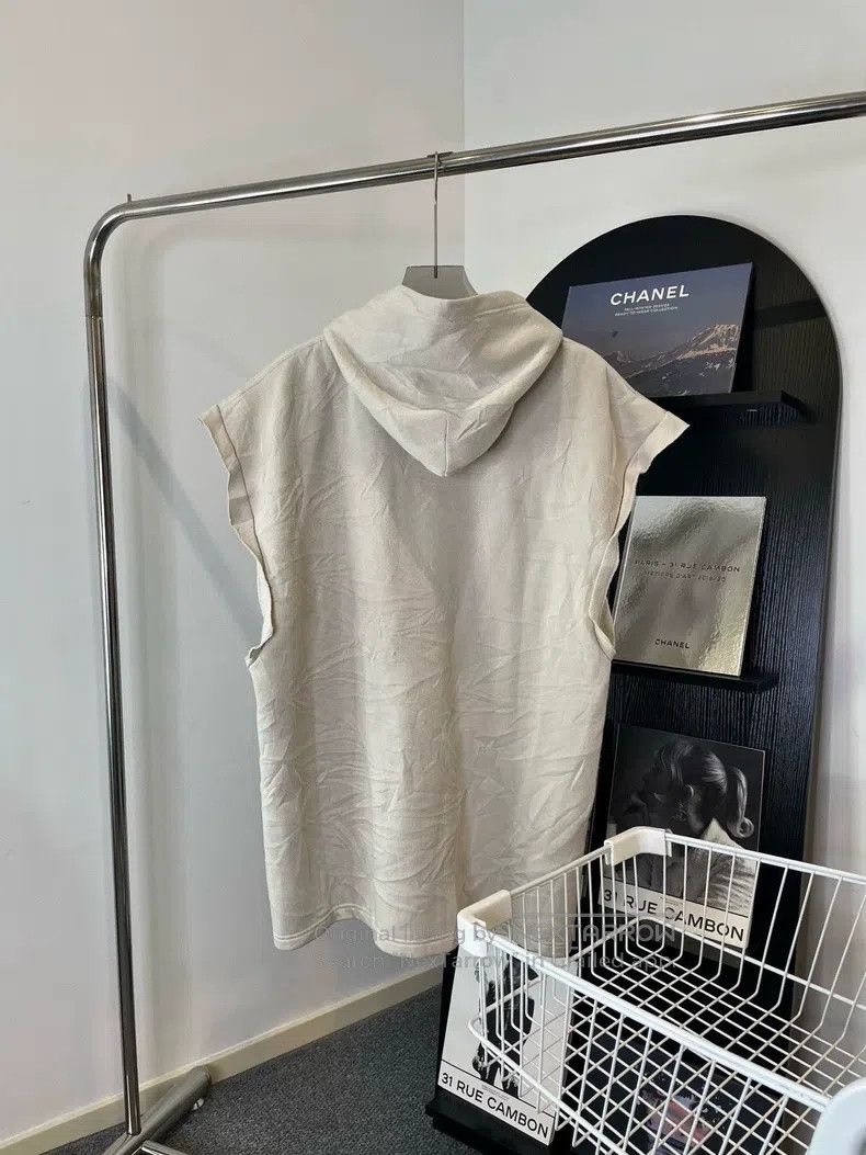 Balenciaga Balenciaga Embroidered Logo Sleeveless Hooded Vest Size US S / EU 44-46 / 1 - 2 Thumbnail
