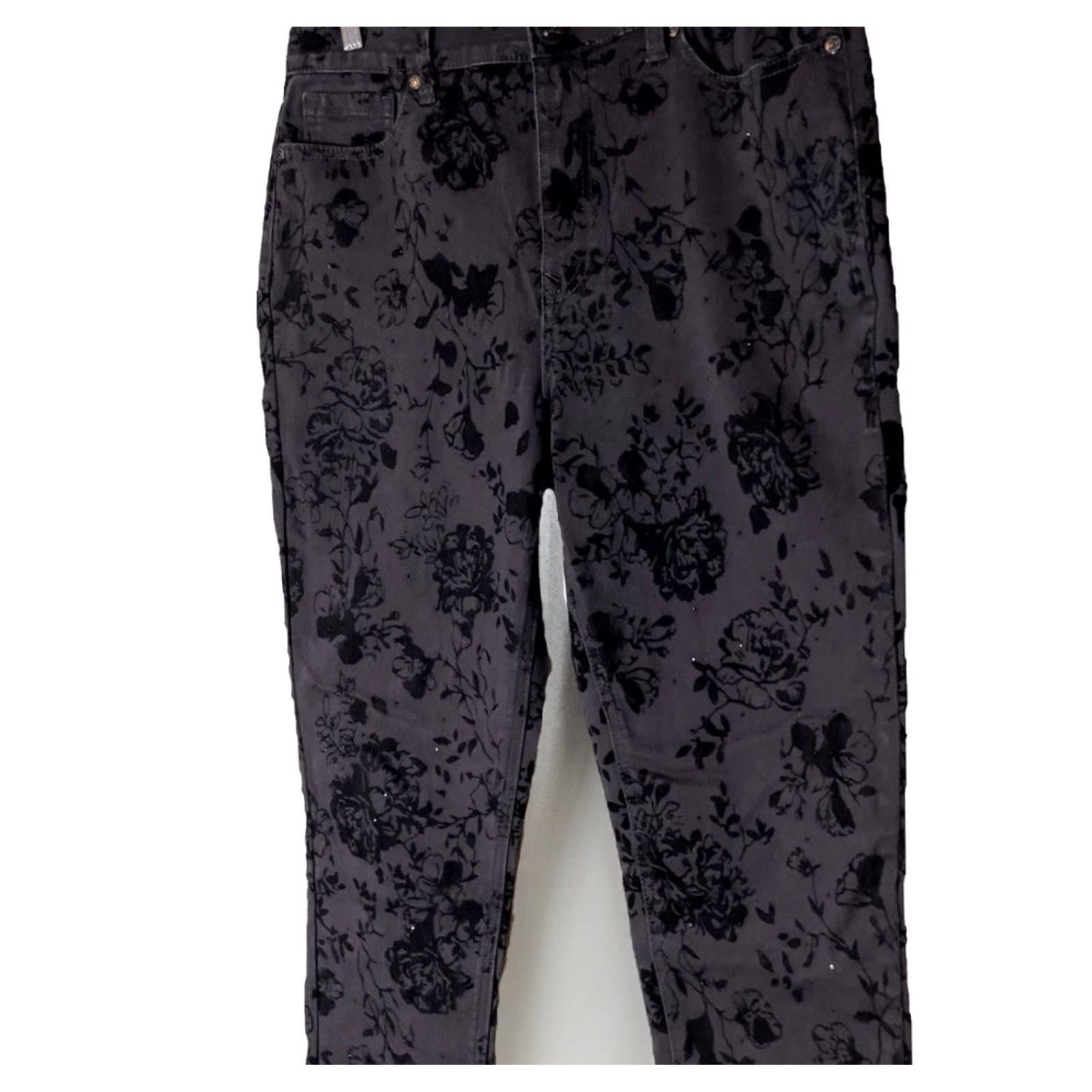 Velvet DG2 Diane Gilman Black Velvet Burnout Roses Beaded Skinny Jeans Size 16 Women 5-Pocket Denim Floral Size 26" / US 2 / IT 38 - 7 Thumbnail