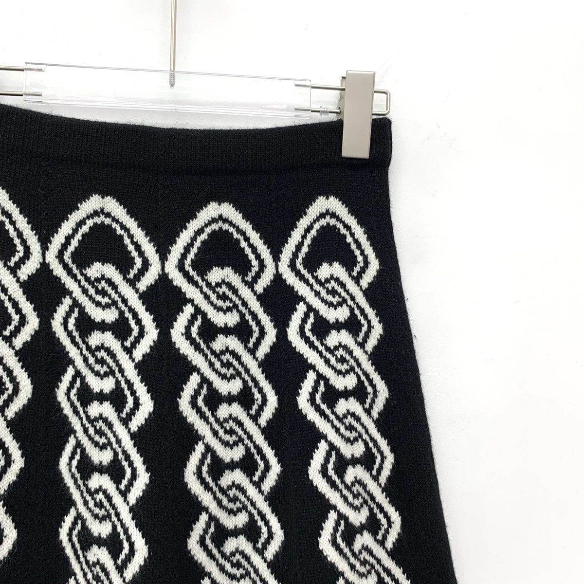 Loro Piana Loro Piana Black Cashmere Intarsia Knit Skirt K26WX Size 27" / US 4 / IT 40 - 3 Thumbnail