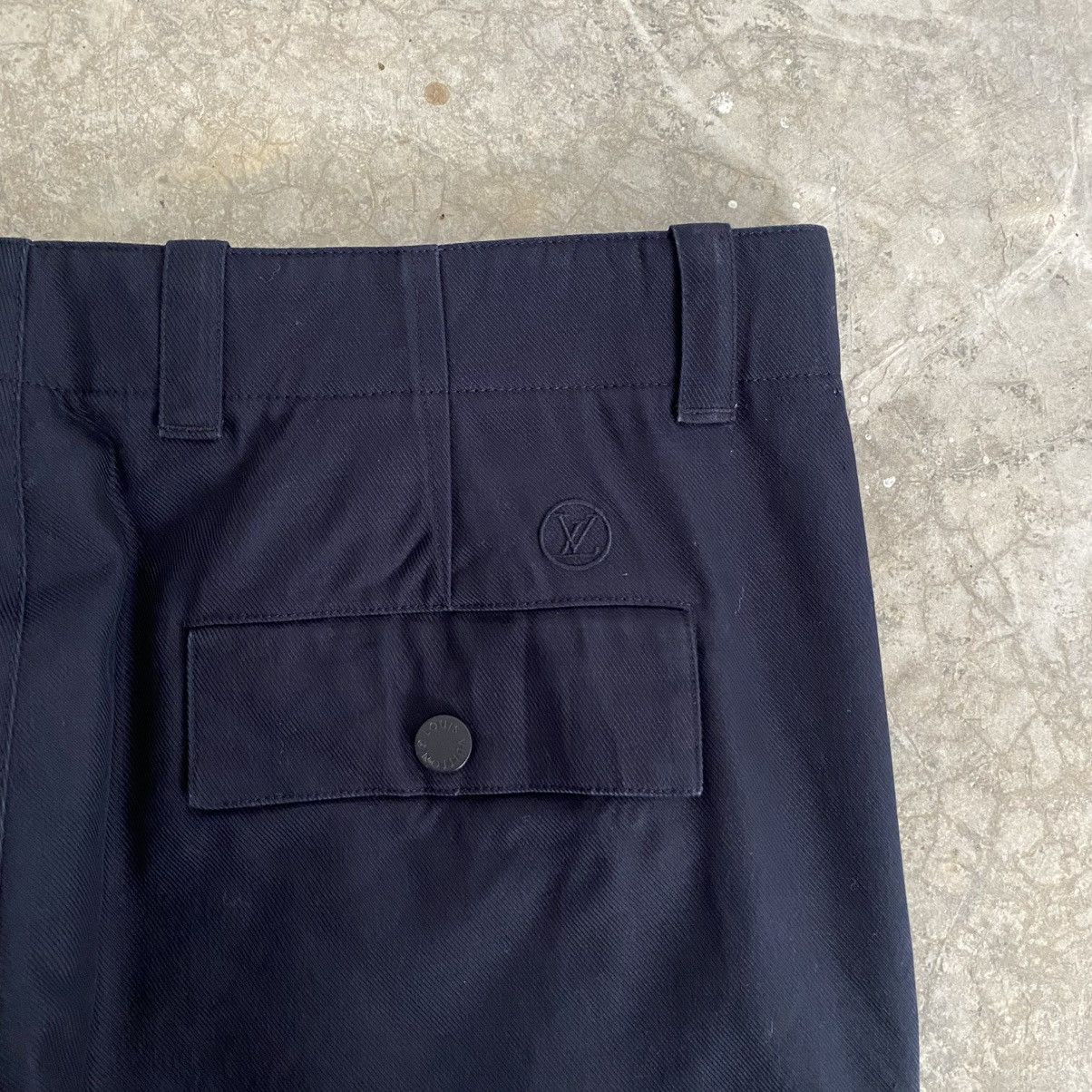 Louis Vuitton FW17 Kim Jones Era Prototype “SAMPLE” Techwear Cargo Pants Size US 33 - 16 Thumbnail