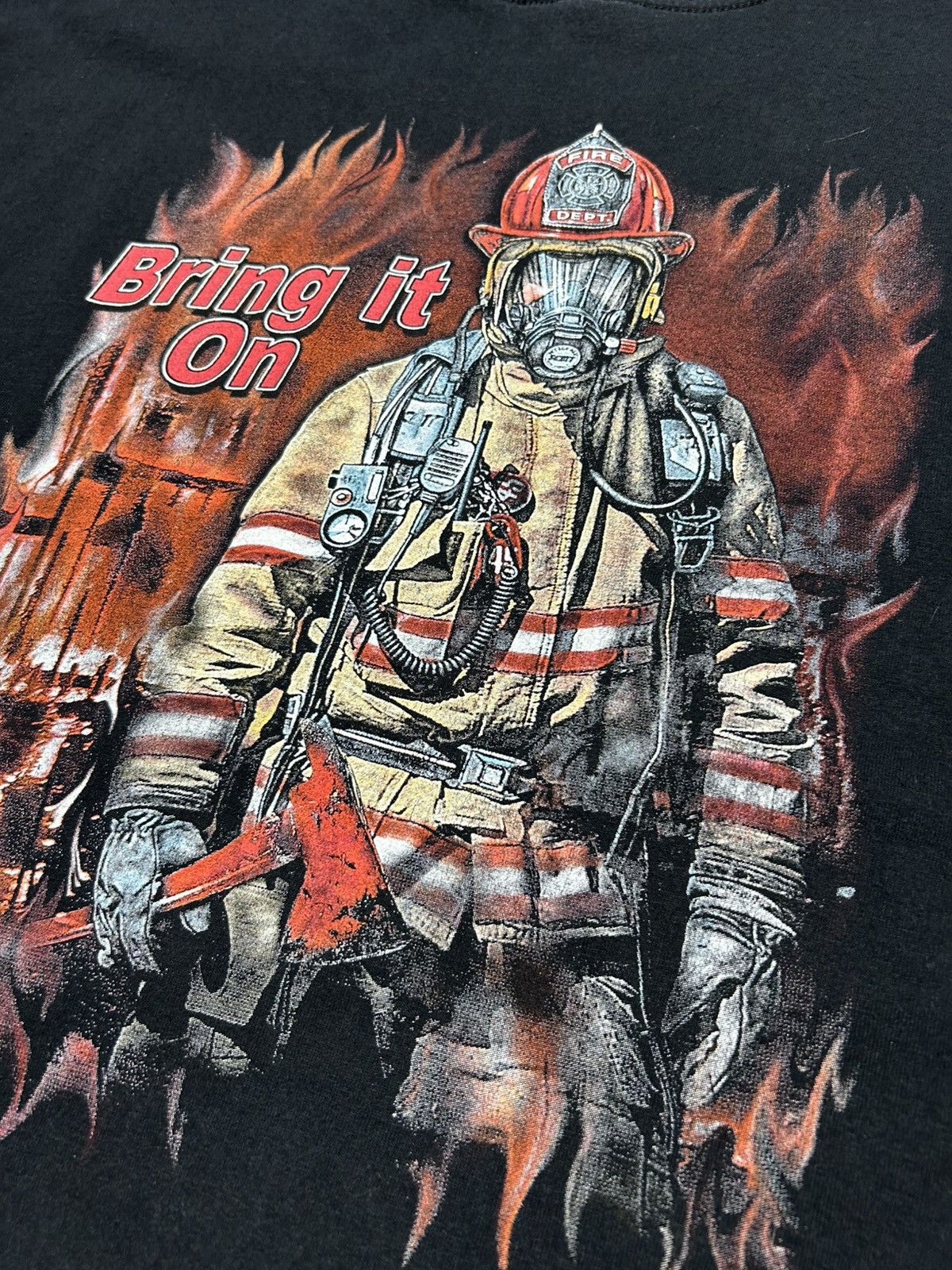 Vintage Vintage 2004 Fireman USA Bring It On T-Shirt Size US XL / EU 56 / 4 - 7 Thumbnail