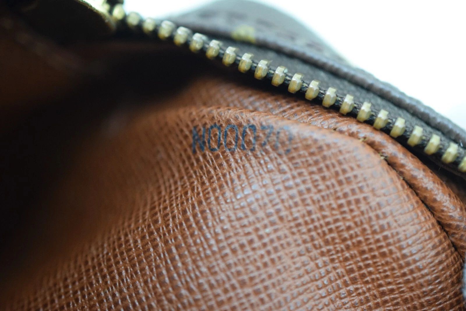 Louis Vuitton Louis Vuitton Blois Crossbody Bag Monogram Canvas M51221 Size ONE SIZE - 19 Thumbnail