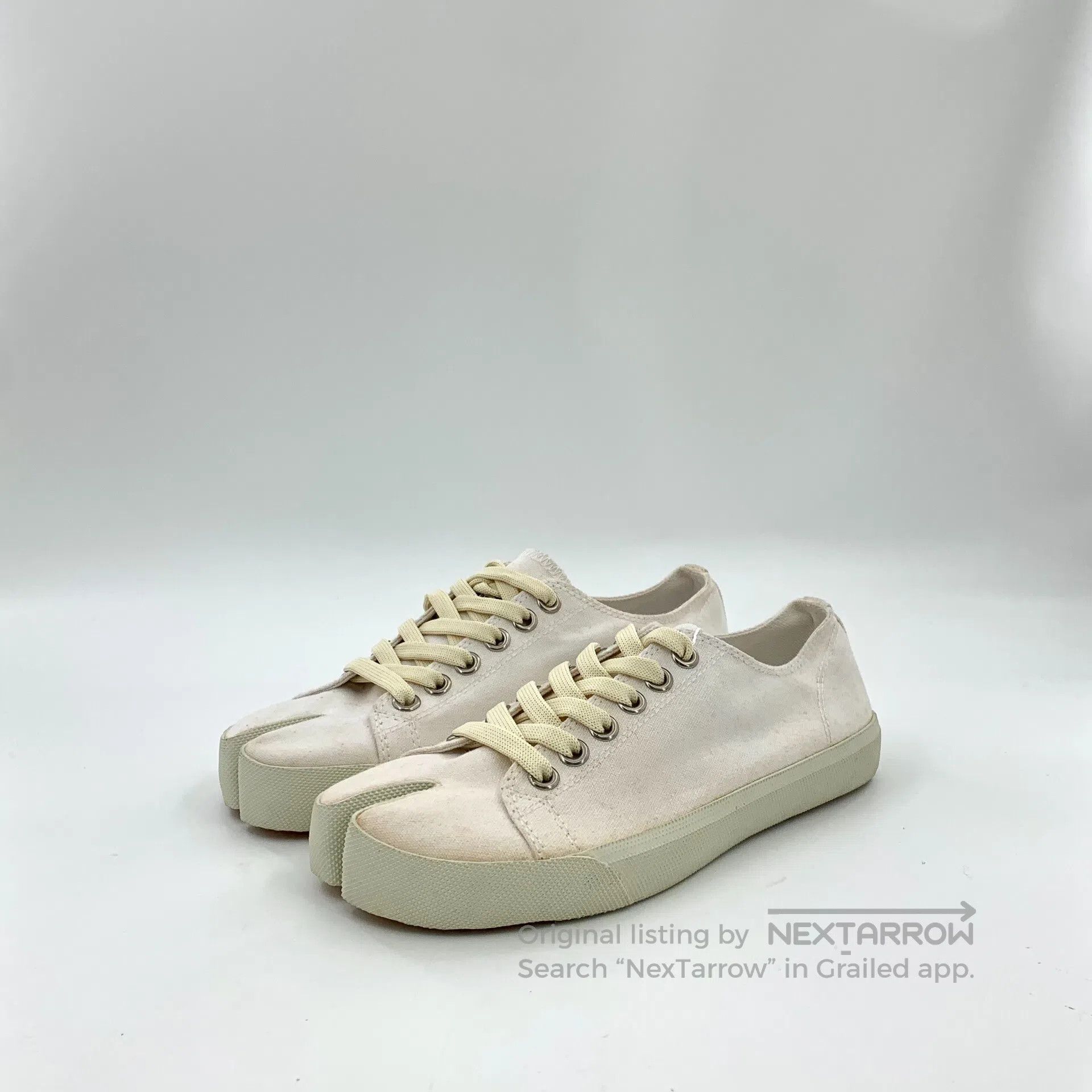 Maison Margiela Maison Margiela White Laced Casual Flat Sneakers| Size US 5 / EU 37 - 1 Thumbnail