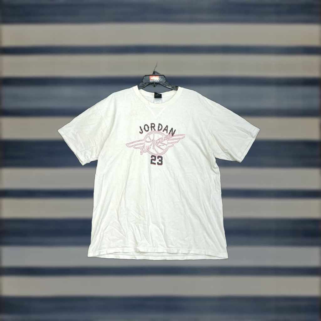Nike VINTAGE Nike Jordan Shirt Mens L Embroidered 1990s White Cotton Crew Neck Graphic Tee USA 90s Jordan Air Michael Jordan Nike Air Size US L / EU 52-54 / 3 - 1 Thumbnail