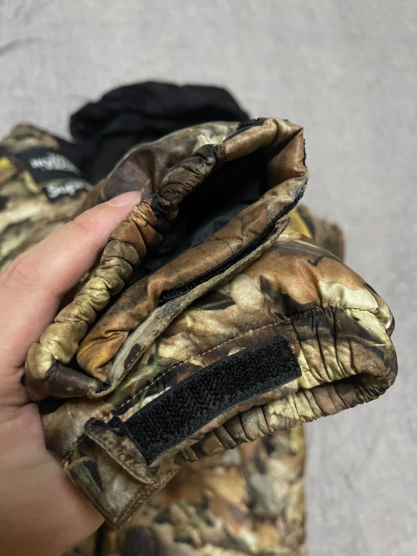Supreme Supreme x TNF Fallen Leaves Down Jacket L Size US L / EU 52-54 / 3 - 6 Thumbnail