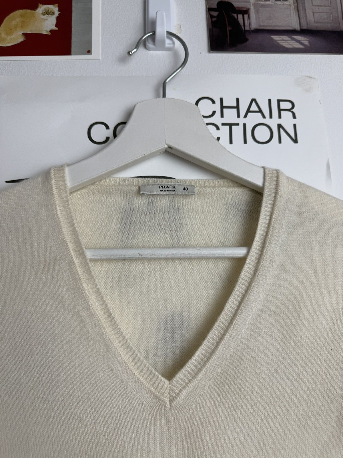 Designer × Prada Prada cashmere V-neck sweater 40 fit S old money designer Size S / US 4 / IT 40 - 3 Thumbnail