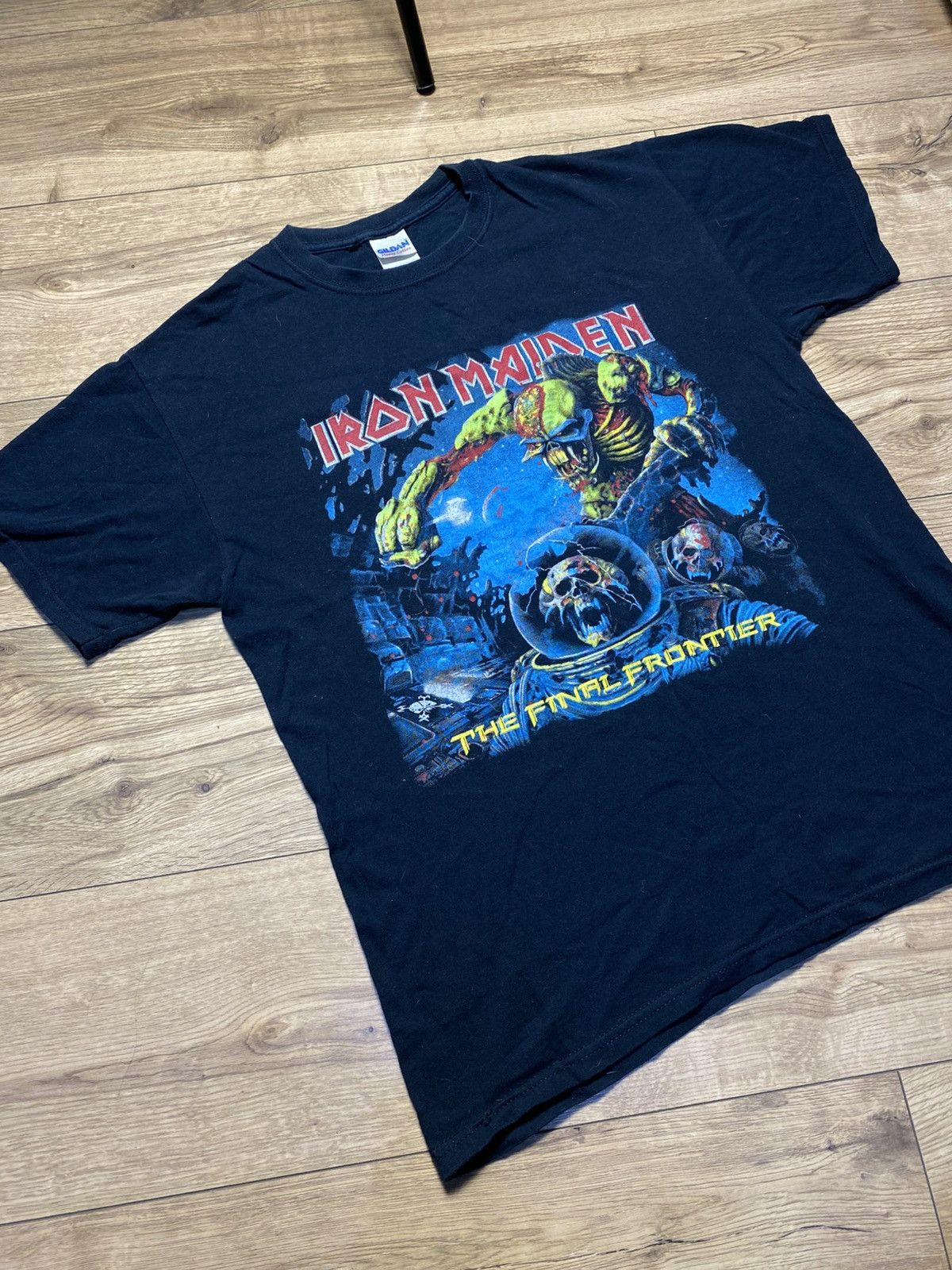 Gildan Vintage Iron Maiden The Final Frontier 2011 Tour Tee Size M Size US M / EU 48-50 / 2 - 1 Thumbnail