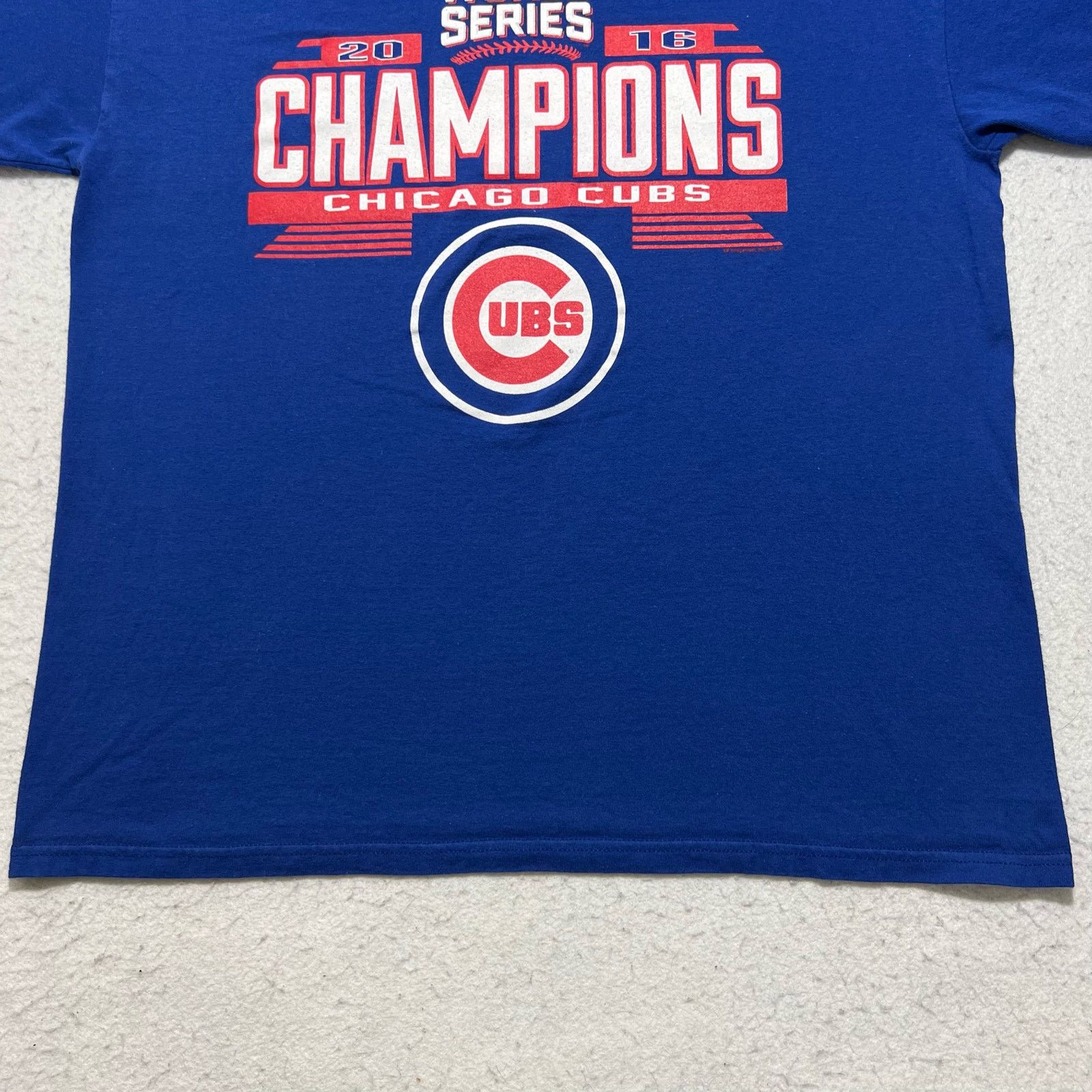 MLB Chicago Cubs Men’s Large 2016 World Series Graphic T Shirt Size US L / EU 52-54 / 3 - 6 Thumbnail