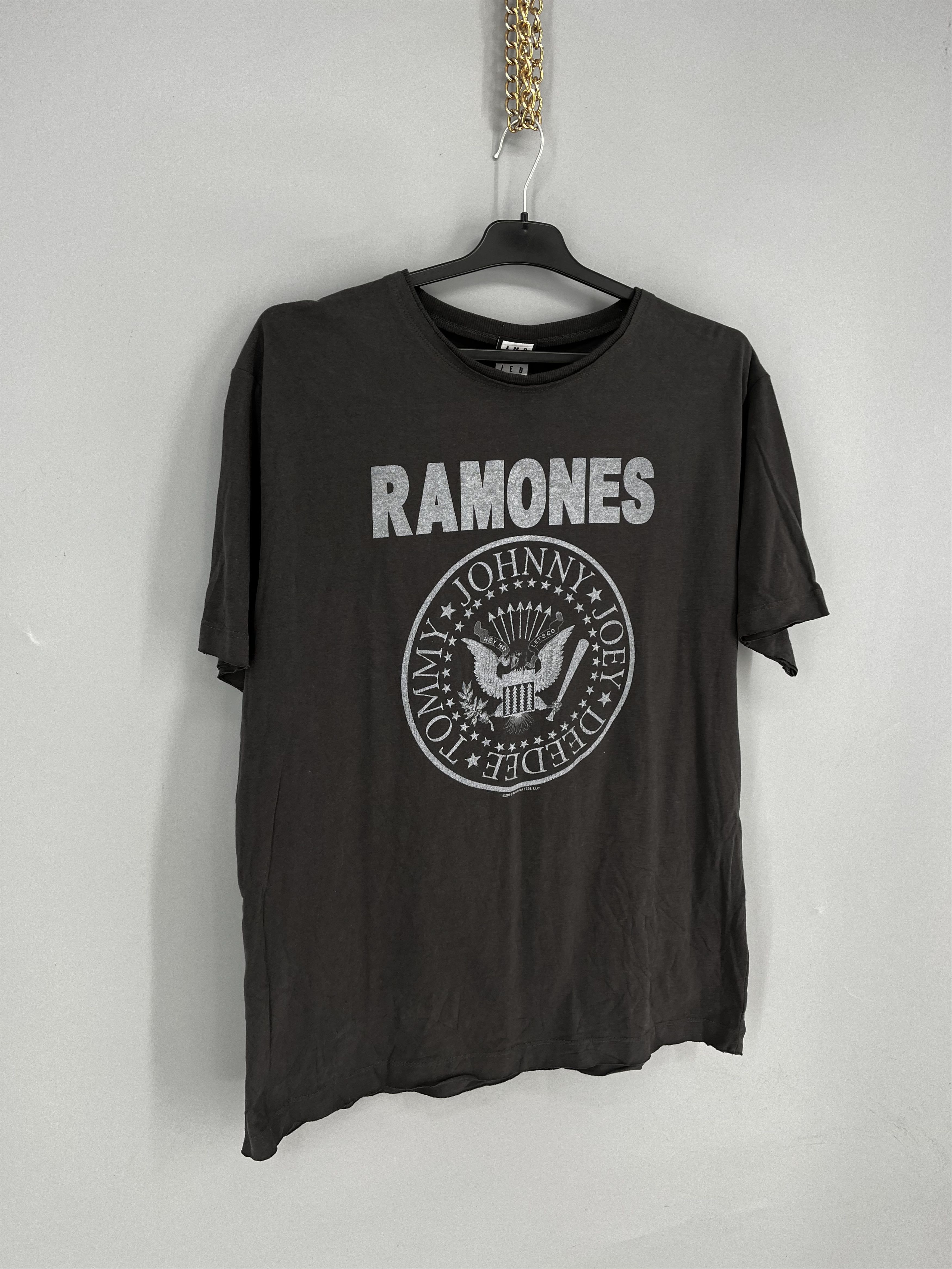 Vintage Rare🔥 Vintage Y2K Ramones Tees Band tee Travis Style Size US XXL / EU 58 / 5 - 2 Thumbnail