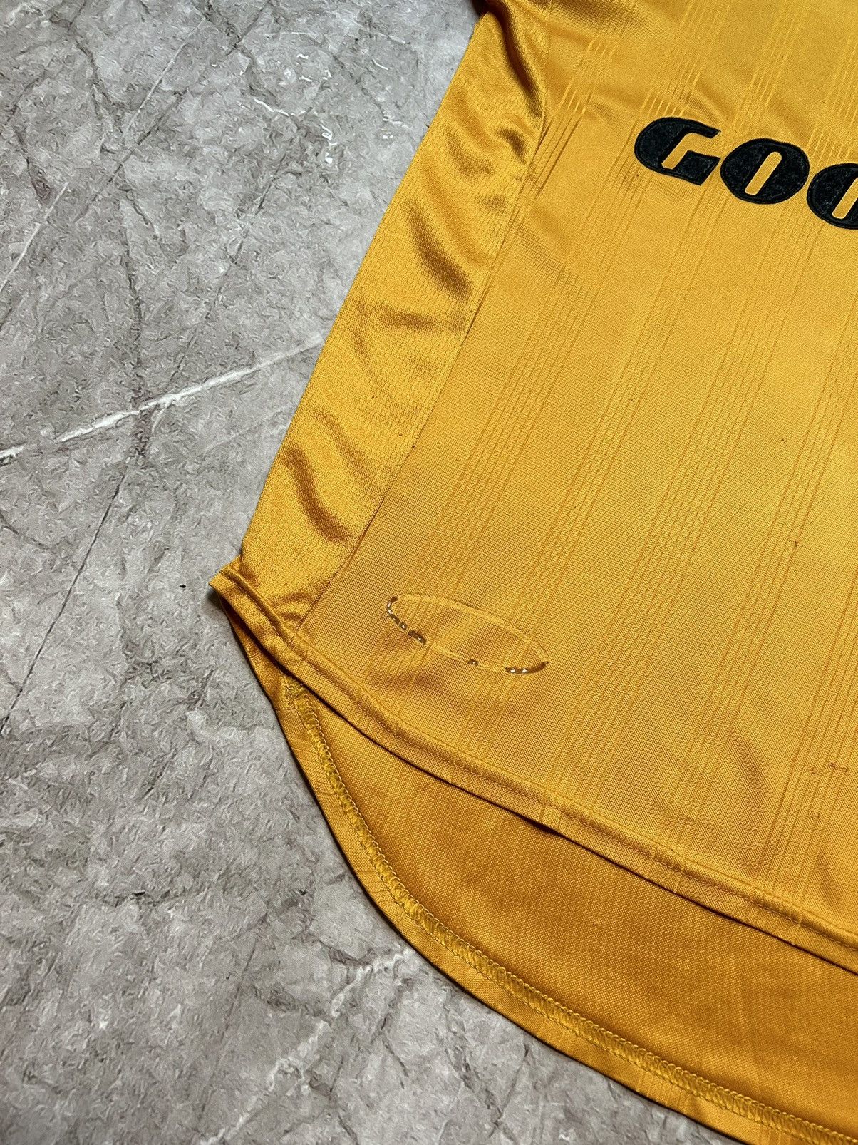 Puma × Vintage Vintage 1998 Wolverhampton Soccer Jersey size L Size US L / EU 52-54 / 3 - 12 Thumbnail