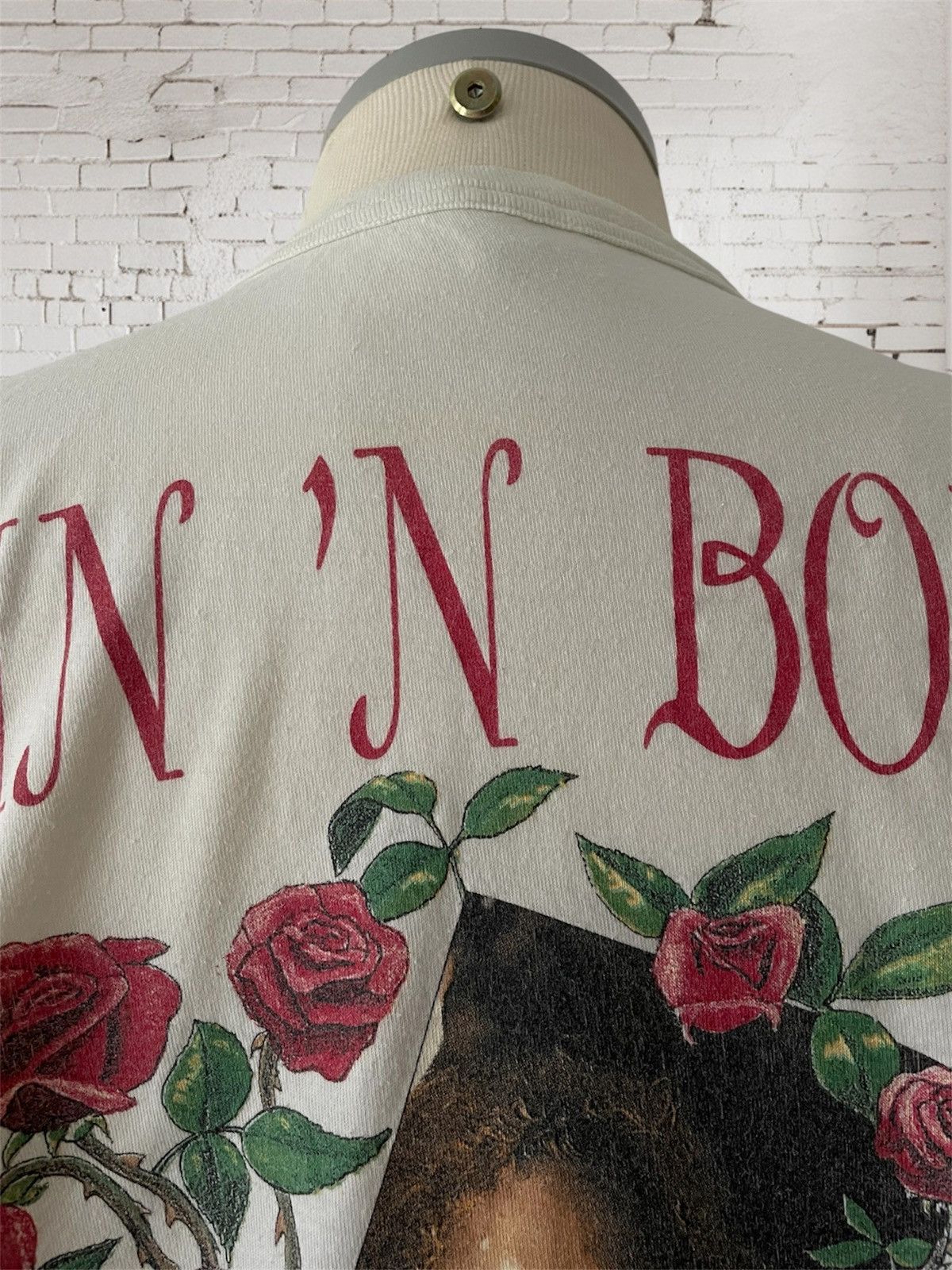 Vintage Vintage Guns N’ Roses 1993 Skin ‘N Bones World Tour T-Shirt Size US XL / EU 56 / 4 - 8 Thumbnail