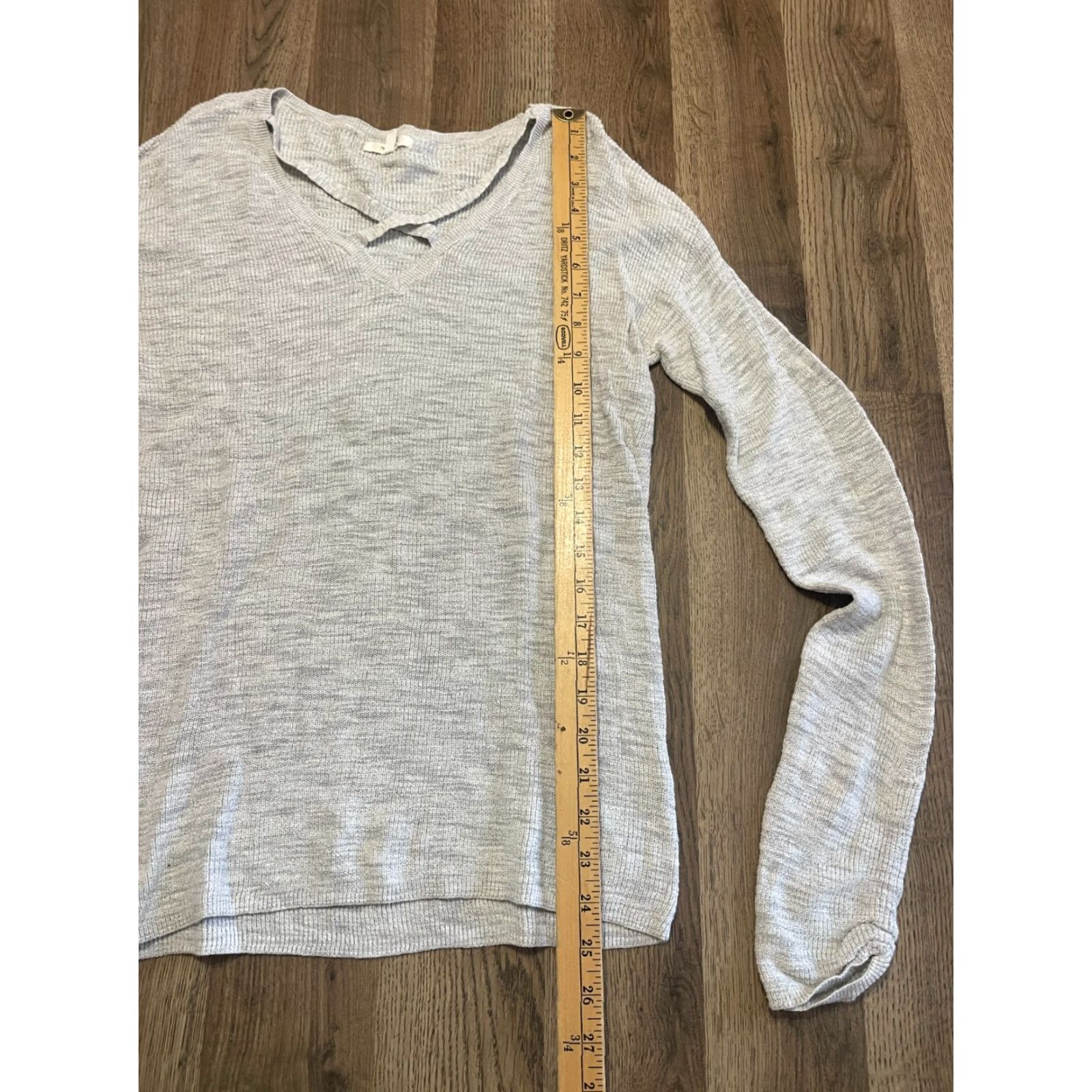 Vintage Maurices Shirt Womens Medium Gray V-Neck Long Sleeve T-Shirt Casual Regular Modern FallSpringSummer Mens Womens Girls? Size M / US 6-8 / IT 42-44 - 6 Thumbnail