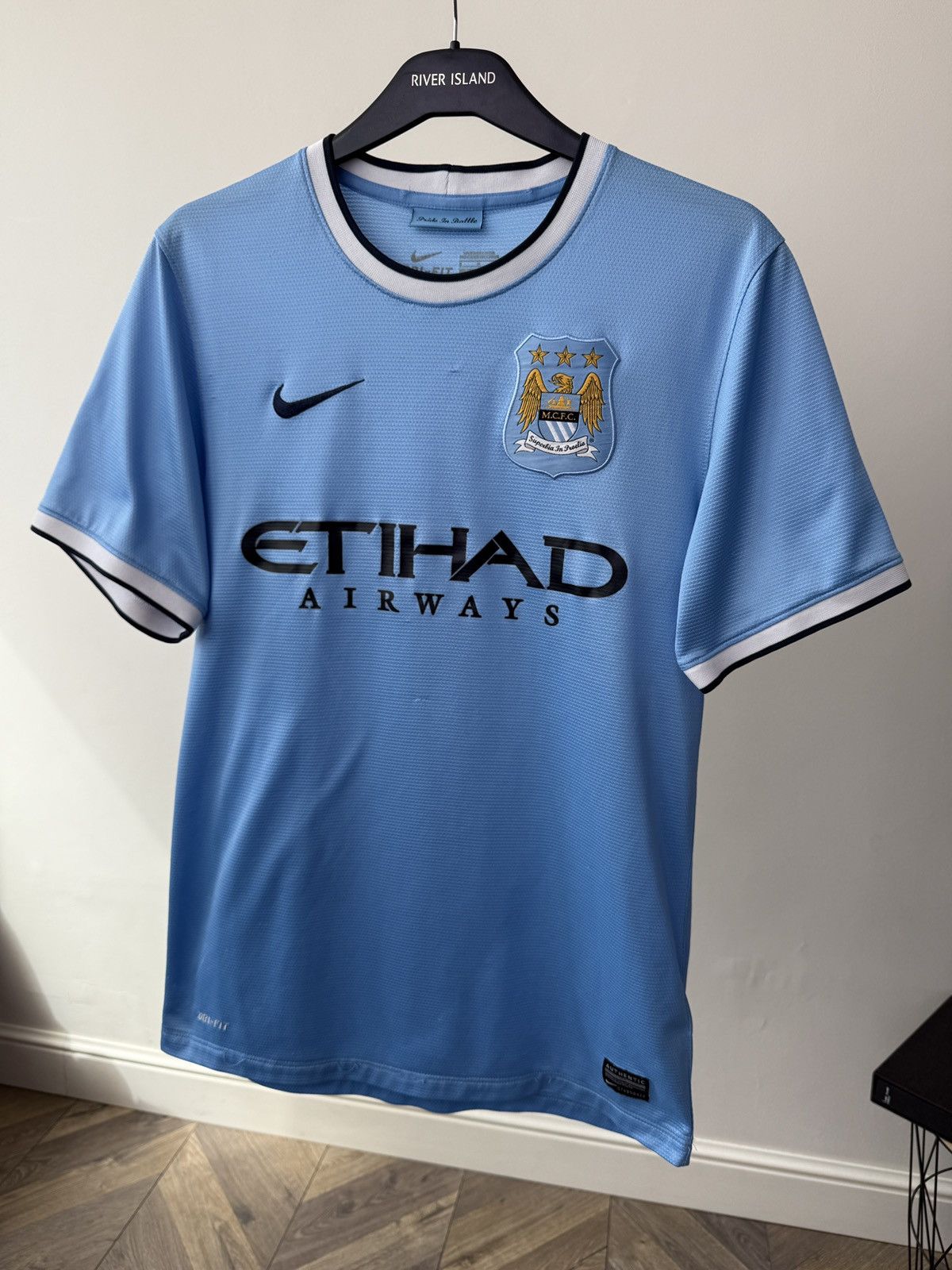 Nike Vintage MANCHESTER CITY 2013 2014 HOME FOOTBALL SHIRT JERSEY Size US S / EU 44-46 / 1 - 3 Thumbnail