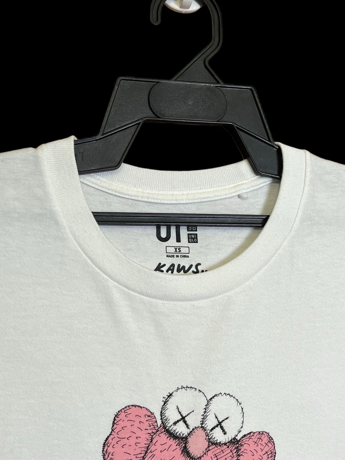 Kaws × Uniqlo NICE🔥🔥UNIQLO x KAWS COLLABORATION TEE SHIRT Size US XS / EU 42 / 0 - 4 Thumbnail