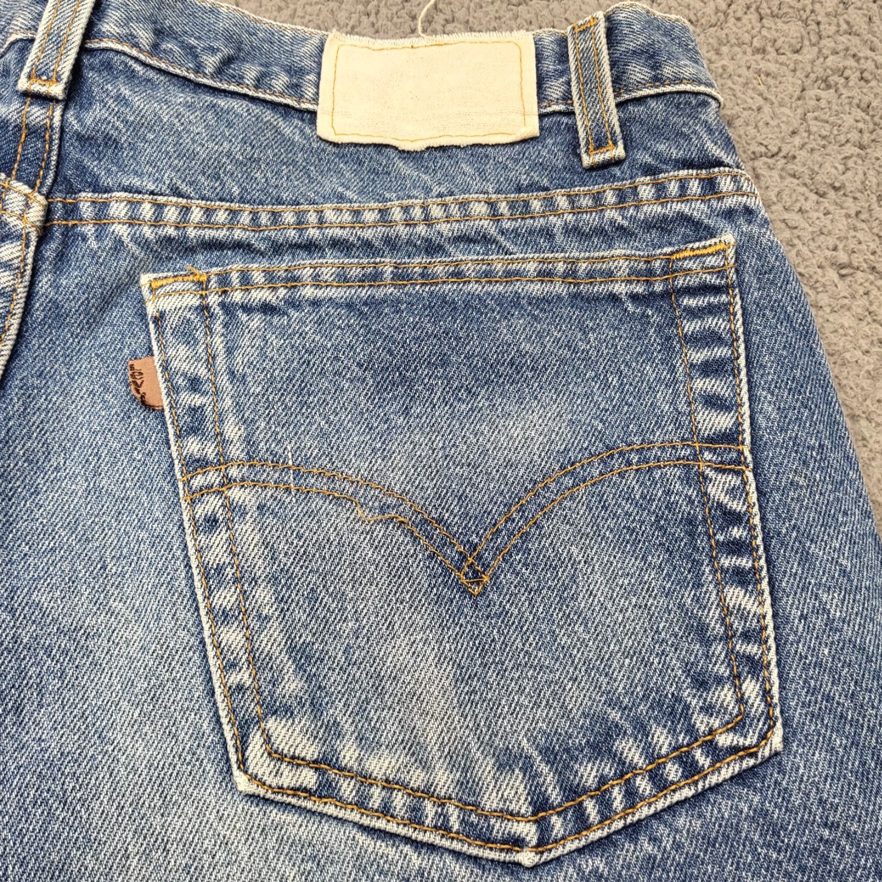 Levi's VINTAGE Levi's 505 Jeans Men’s 36x30 Blue Relaxed Fit Brown Tab Made In USA Jeans Mens 36x30 Blue Relaxed Fit 505 USA 90s Size US 36 / EU 52 - 5 Thumbnail