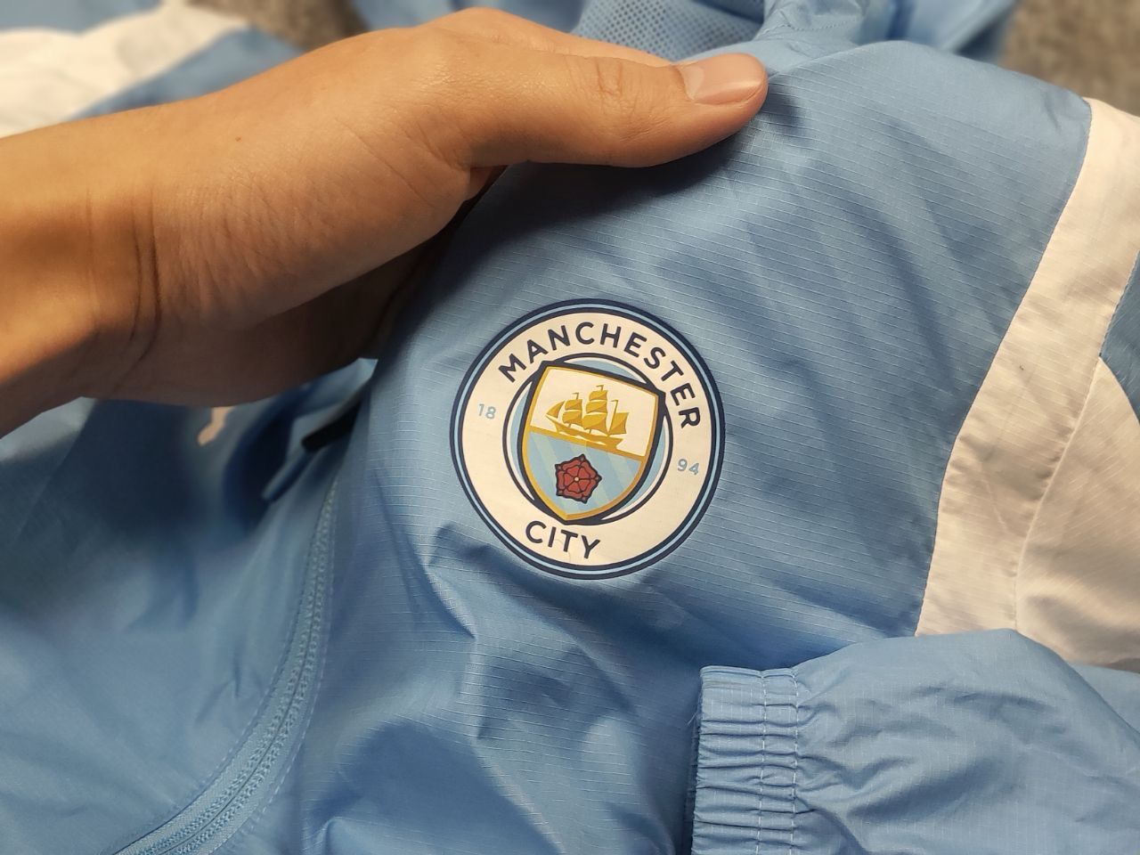 Puma Puma Manchester City Soccer Zip Jacket Blue Hooded Vintage Size US M / EU 48-50 / 2 - 13 Thumbnail