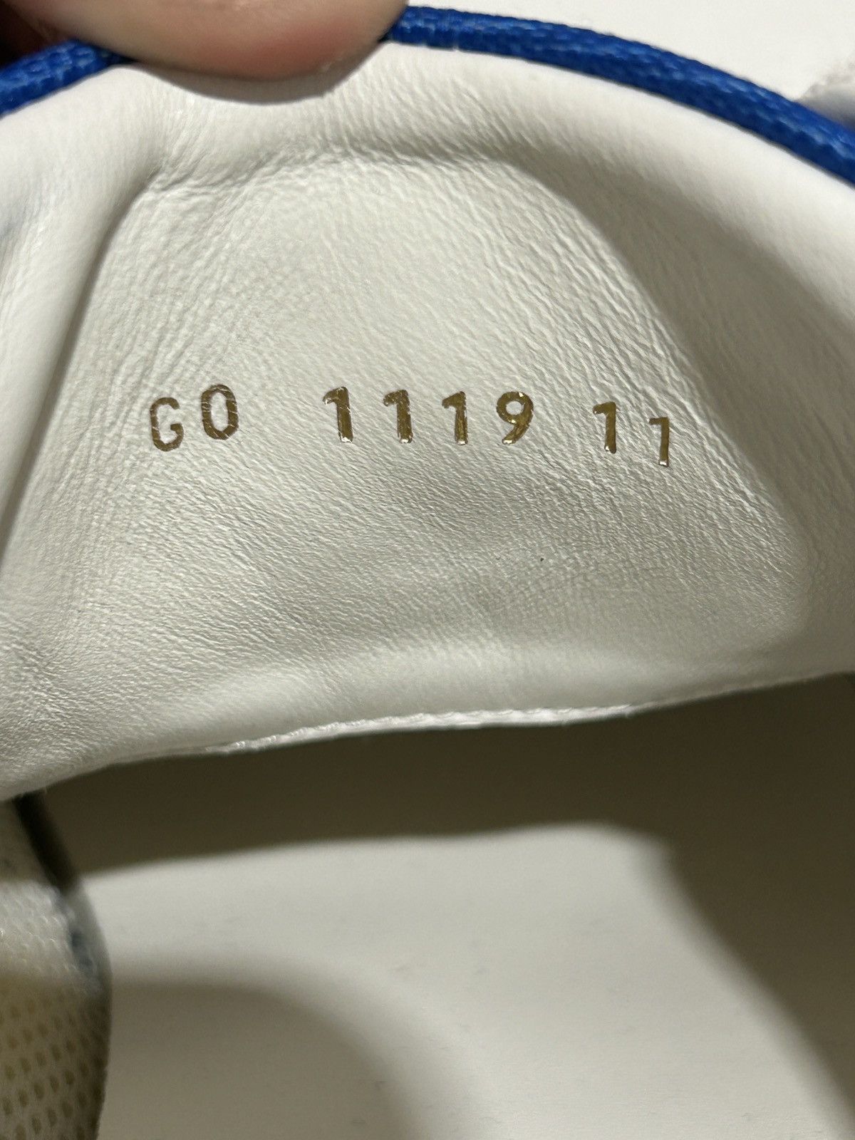 Louis Vuitton LOUIS VUITTON RUN AWAY SNEAKER SIZE 11 (12) PREOWNED Size US 11 / EU 44 - 6 Thumbnail