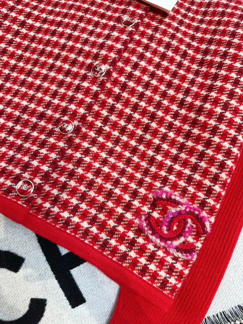 Chanel Ski series red plaid sweater coat