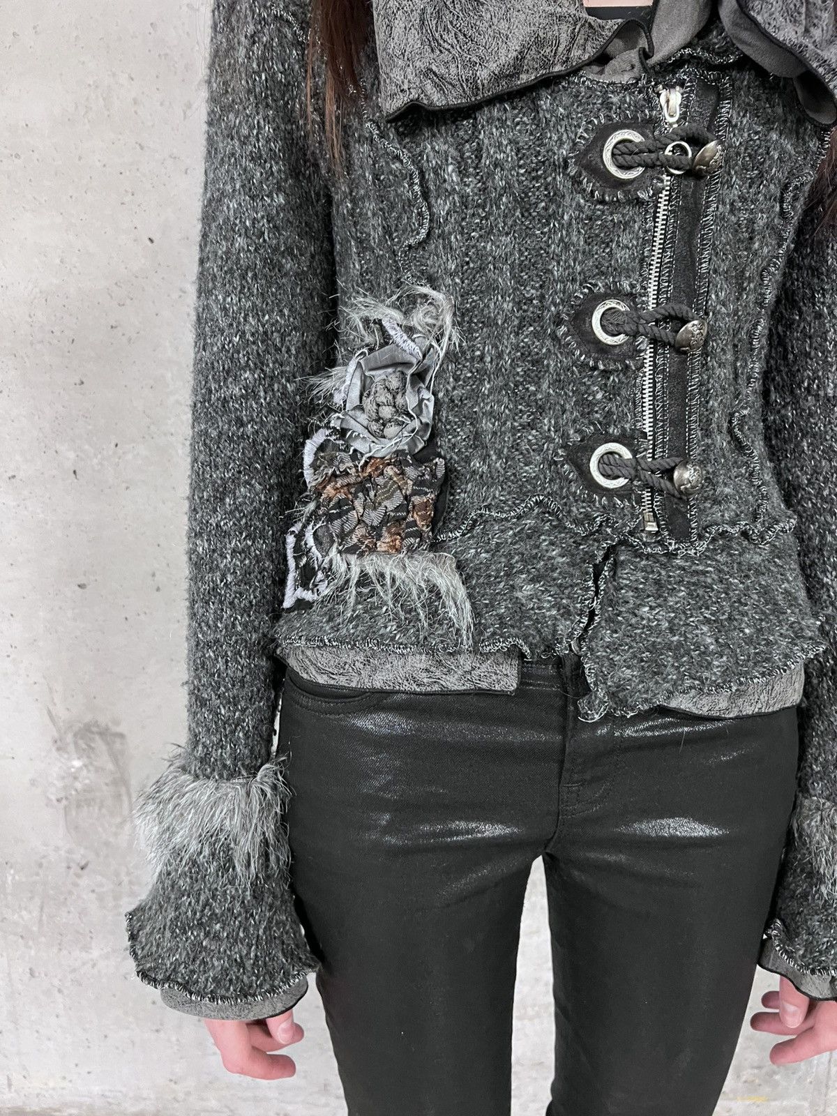 Japanese Brand Textured Detailed Cropped Faux Fur Avant Garde Cardigan Size L / US 10 / IT 46 - 4 Thumbnail