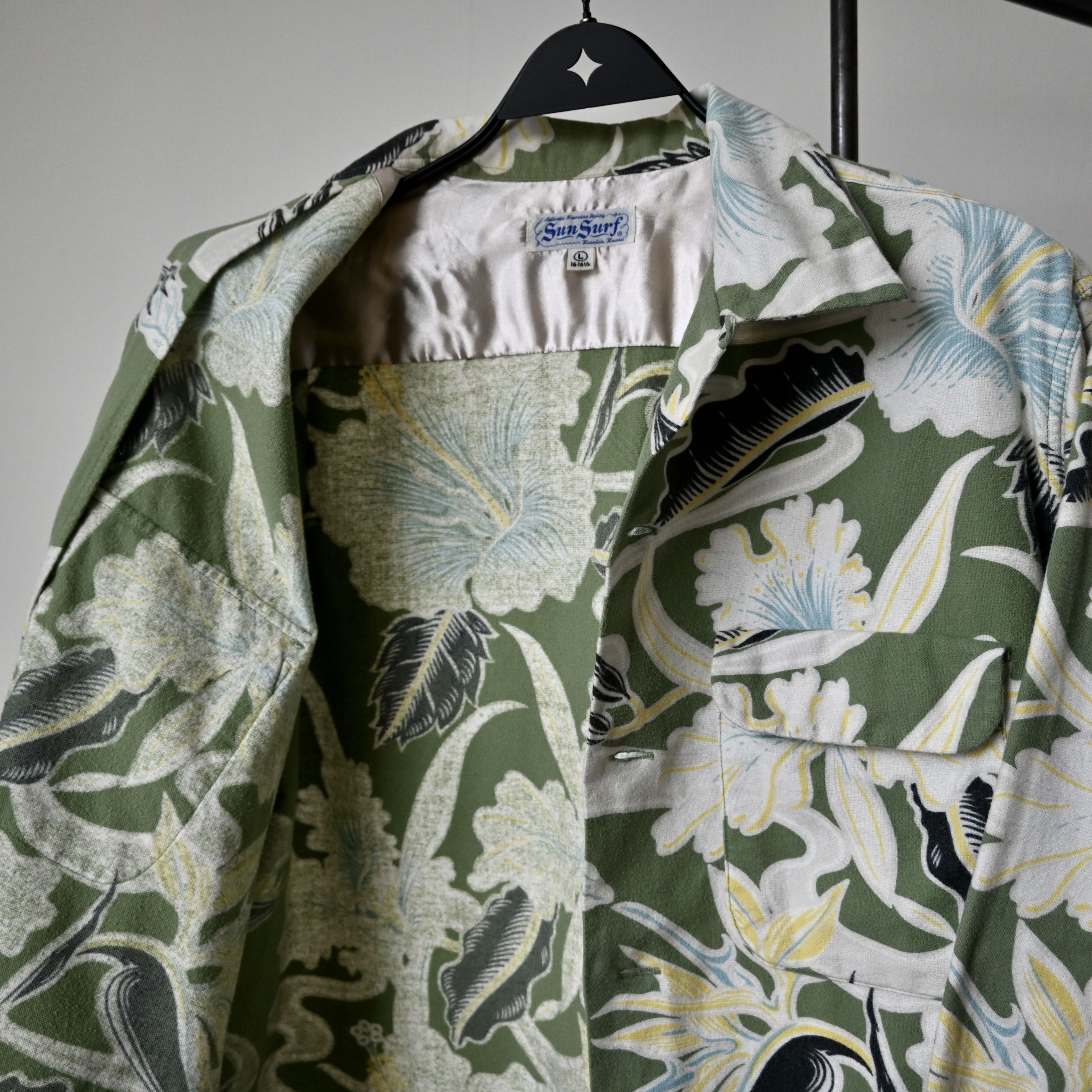 Sun Surf SUN SURF oriental botany flannel Hawaiian shirt, size L Size US L / EU 52-54 / 3 - 9 Thumbnail