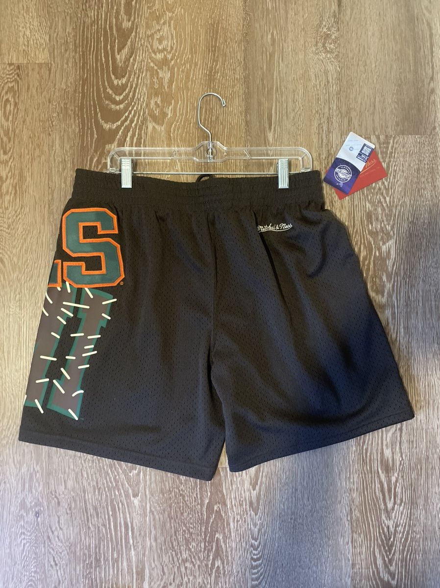 Mitchell & Ness × Travis Scott Travis Scott x Mitchell & Ness Miami Shorts Size US 34 / EU 50 - 2 Thumbnail