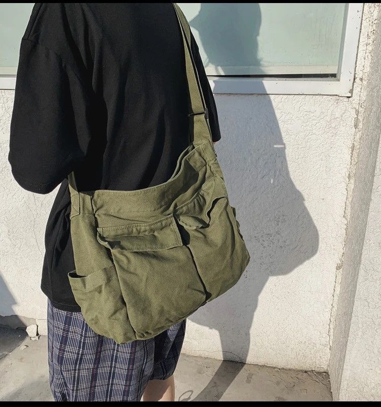 Japanese Brand Messenger Bag Size ONE SIZE - 1 Thumbnail